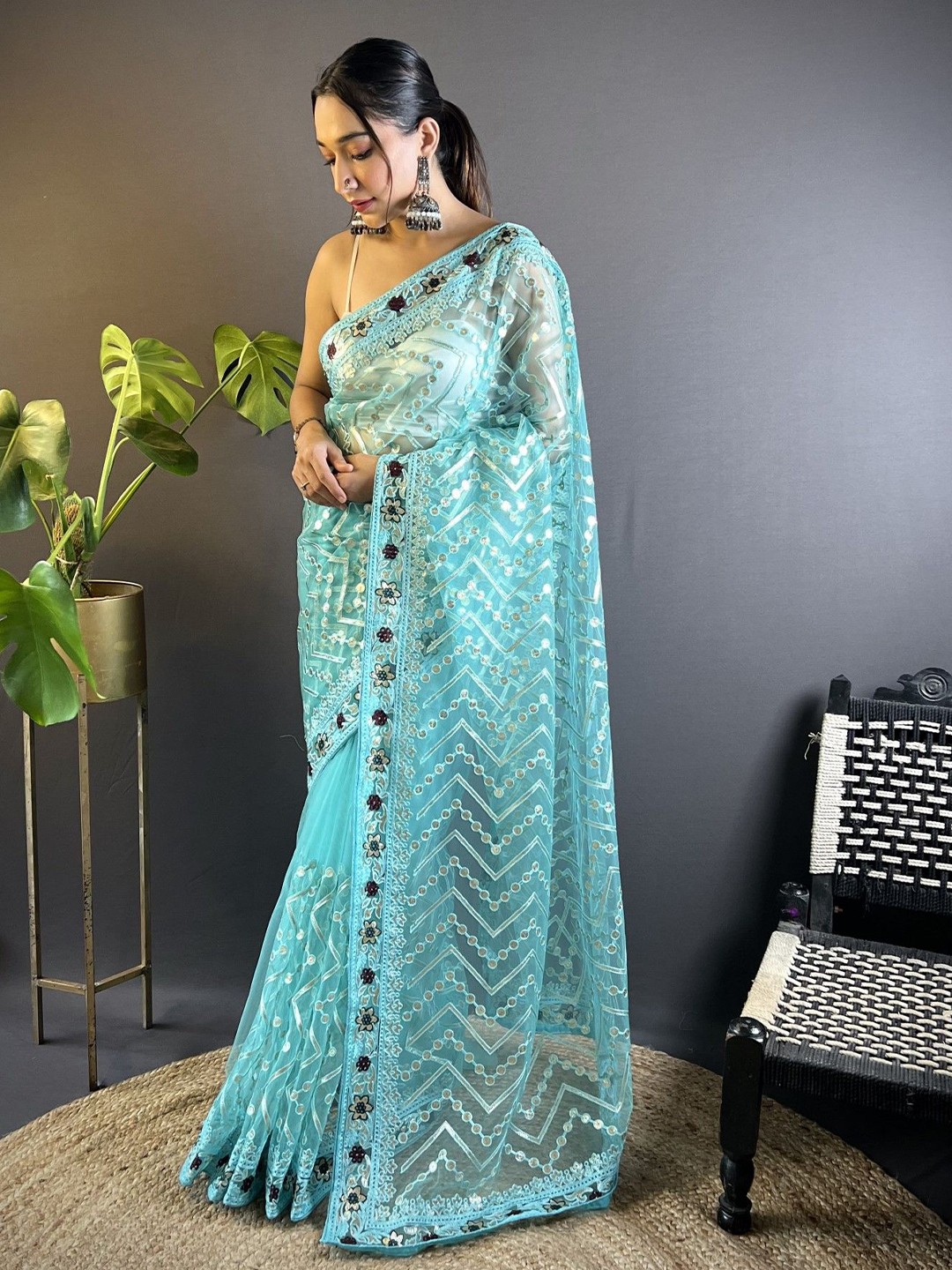 

Panzora Embellished Embroidered Net Saree, Blue