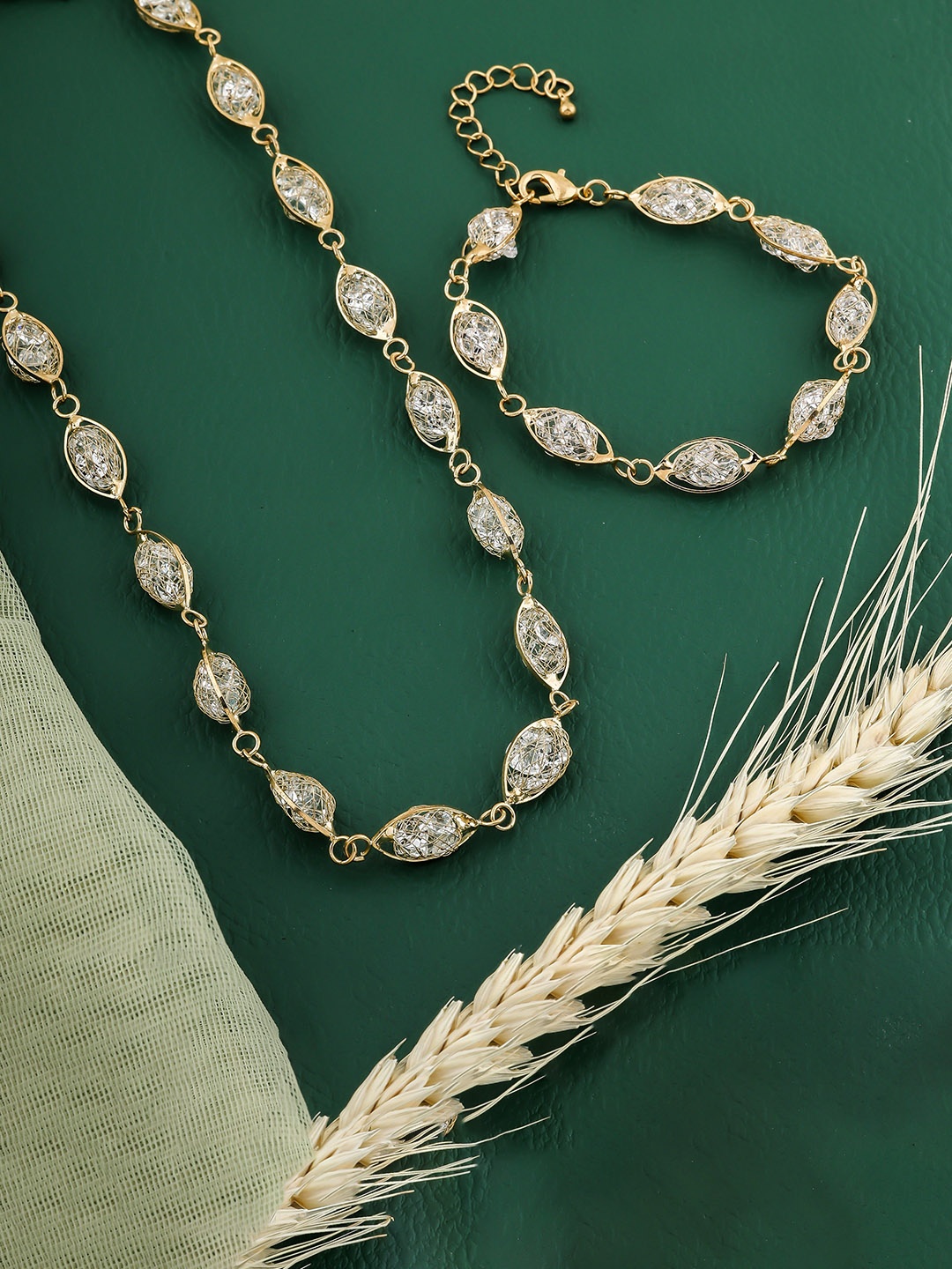

DressBerry Stone Studded Jewellery Set, Gold