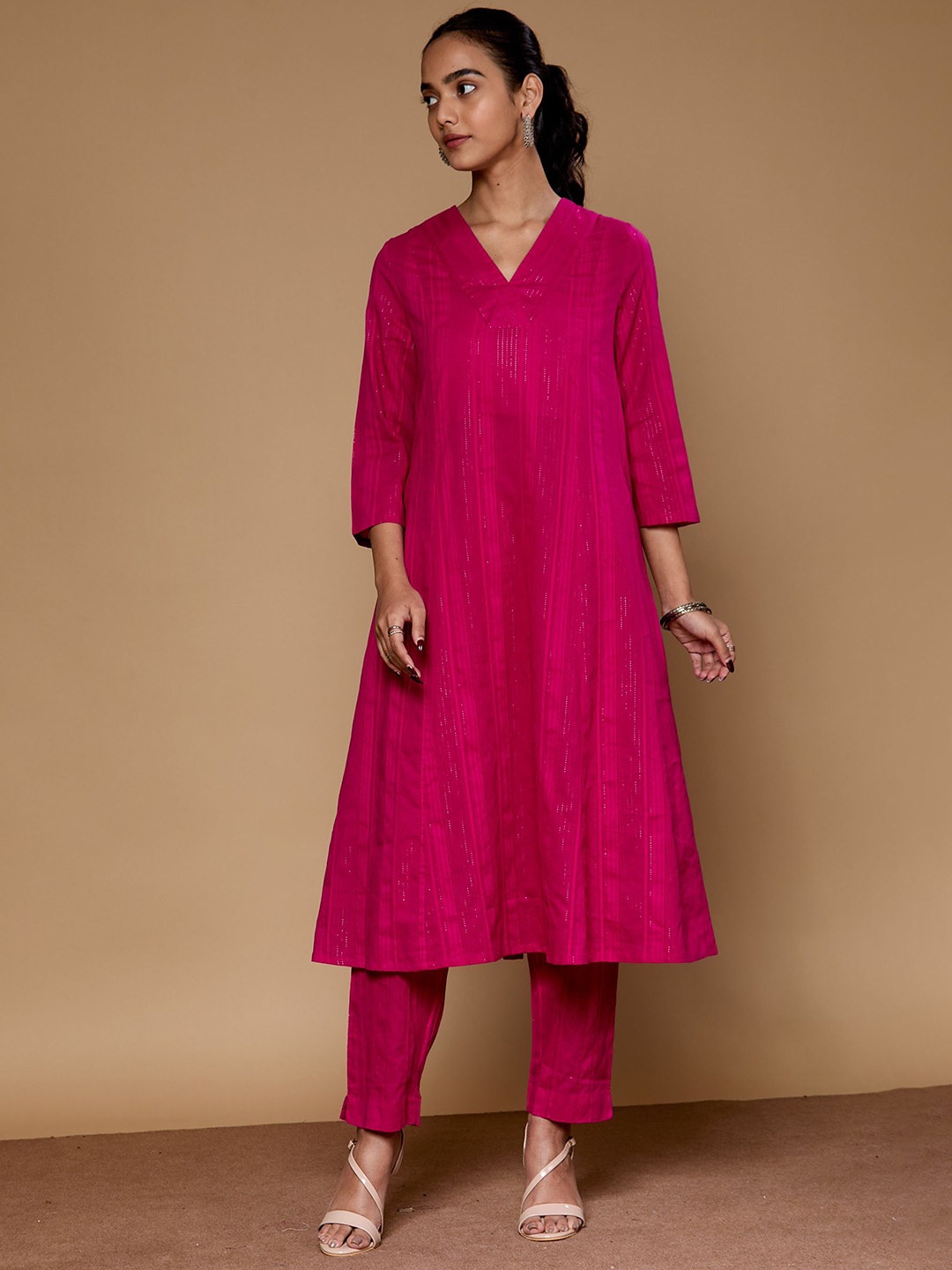 

Saaki Women Regular Kurta with Trousers, Magenta