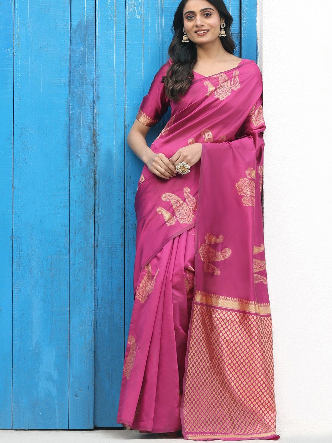 

Sarvada Woven Design Zari Silk Blend Kanjeevaram Saree, Pink