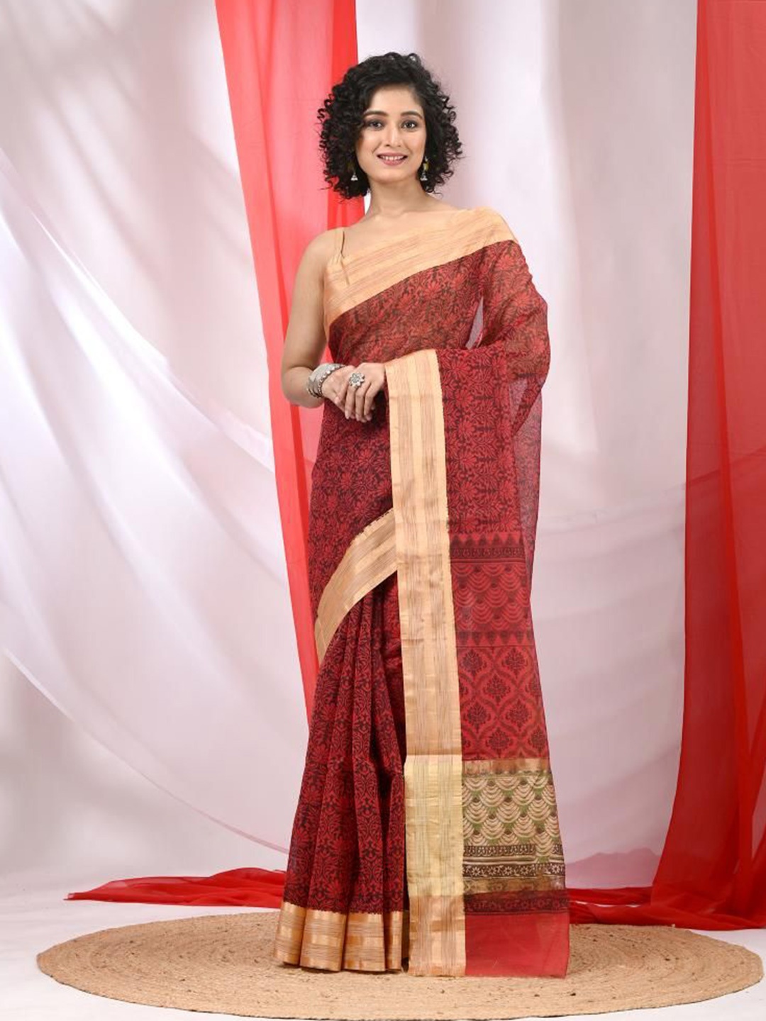 

VIBHAVARI Ethnic Motifs Zari Saree, Red