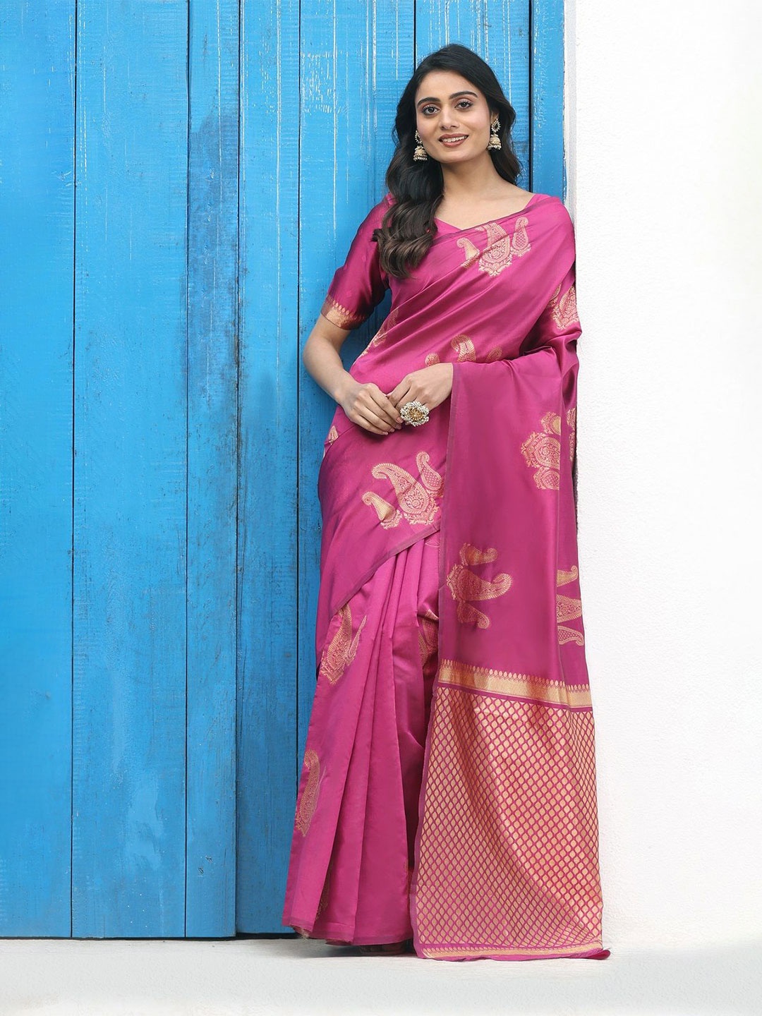 

Iris Woven Design Zari Silk Blend Kanjeevaram Saree, Pink