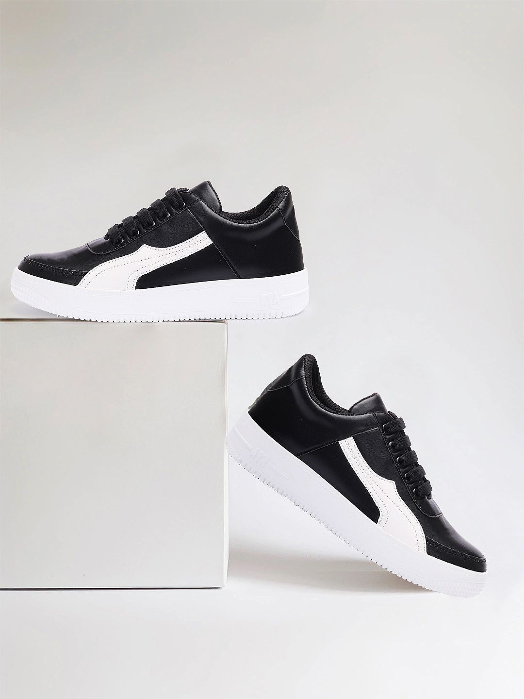 

X XIOTA Women Sneakers, Black