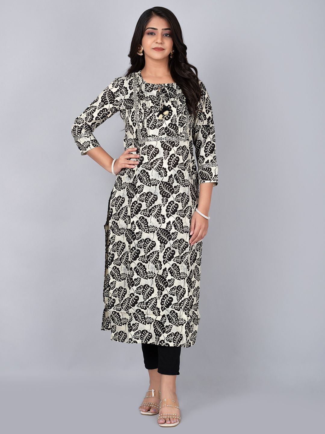 

TRIVEDI Floral Printed Straight Kurta, Black