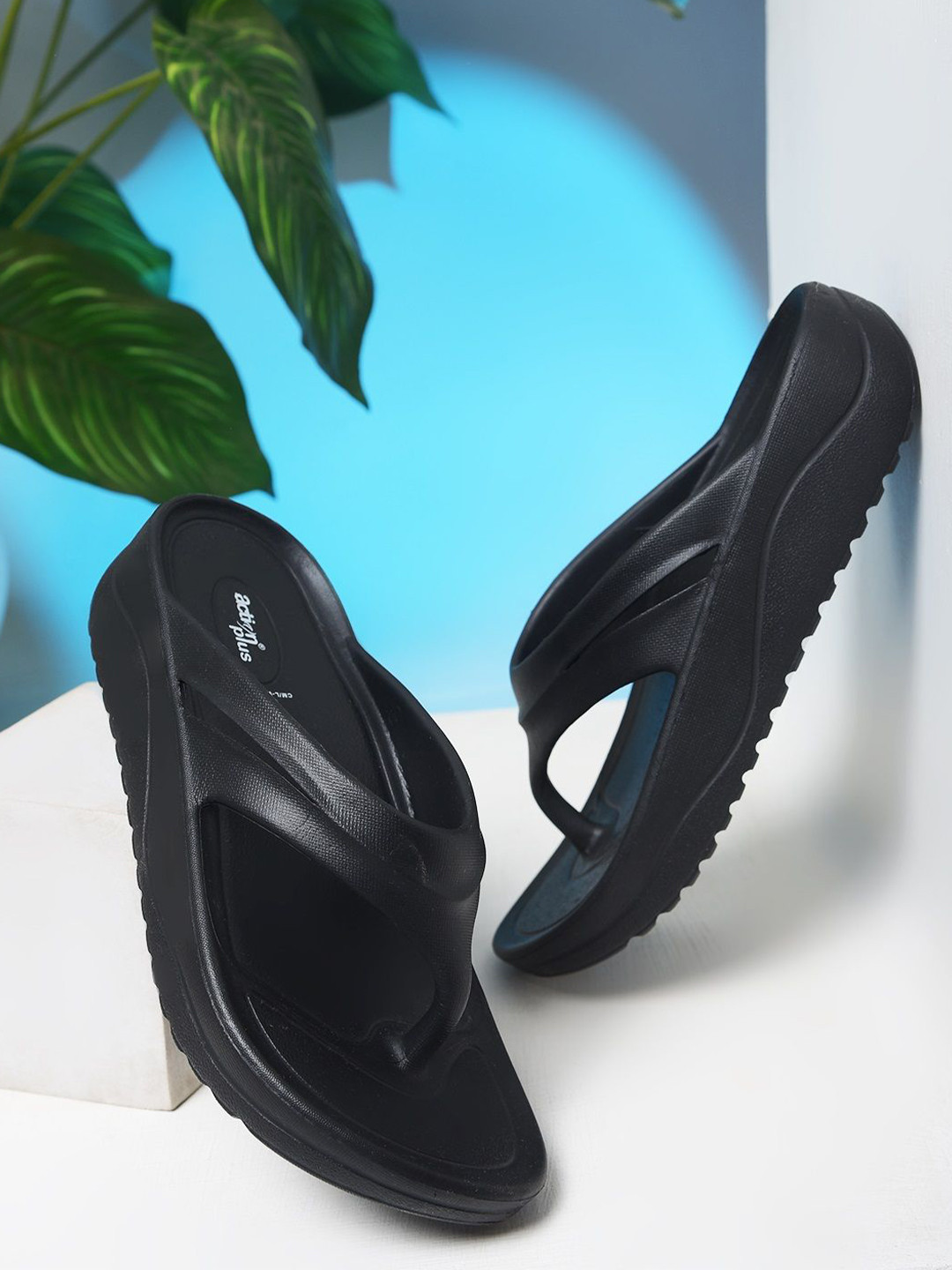 

Action Women Thong Flip-Flops, Black