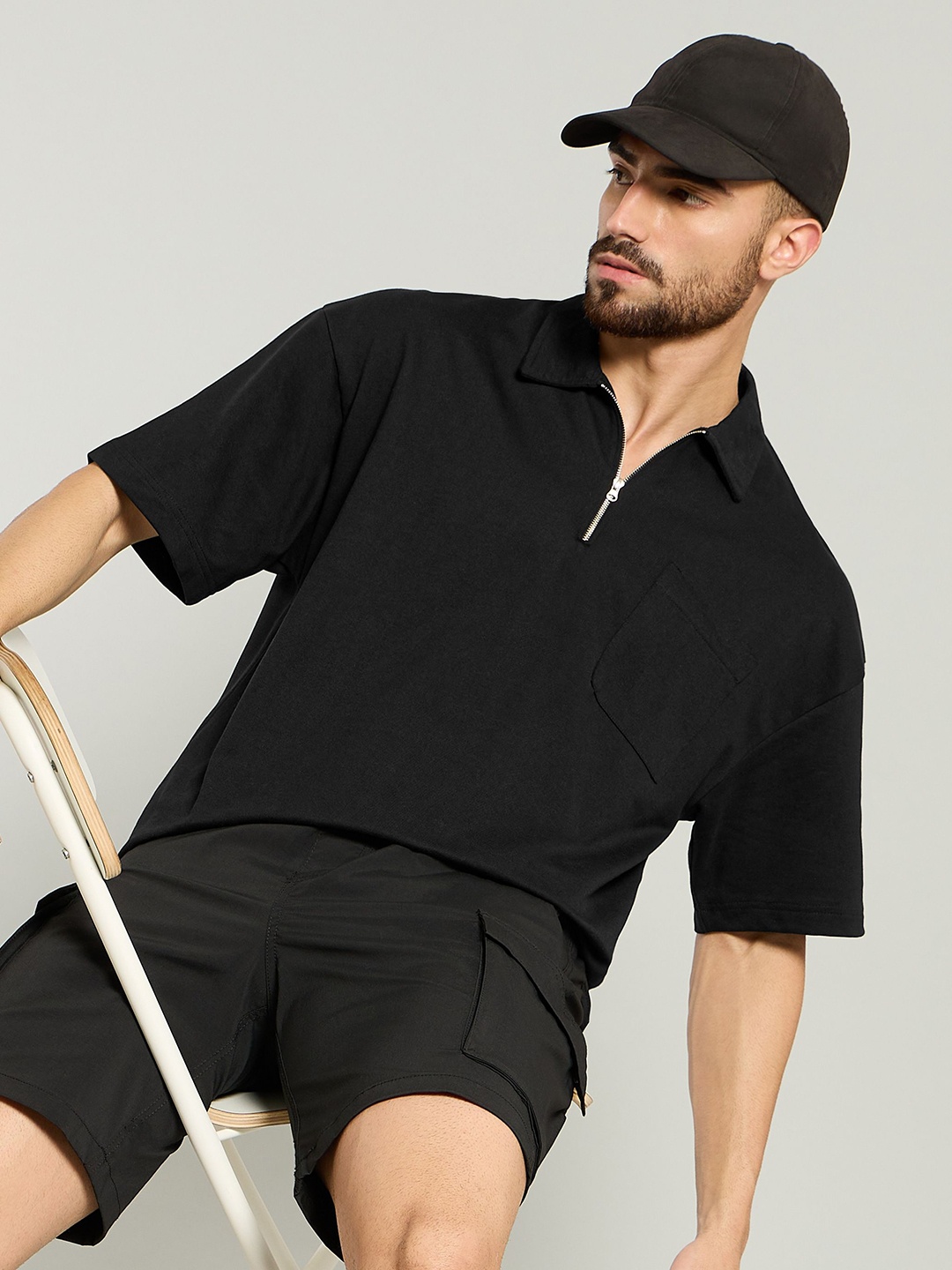 

Beyoung Men Pockets T-shirt, Black