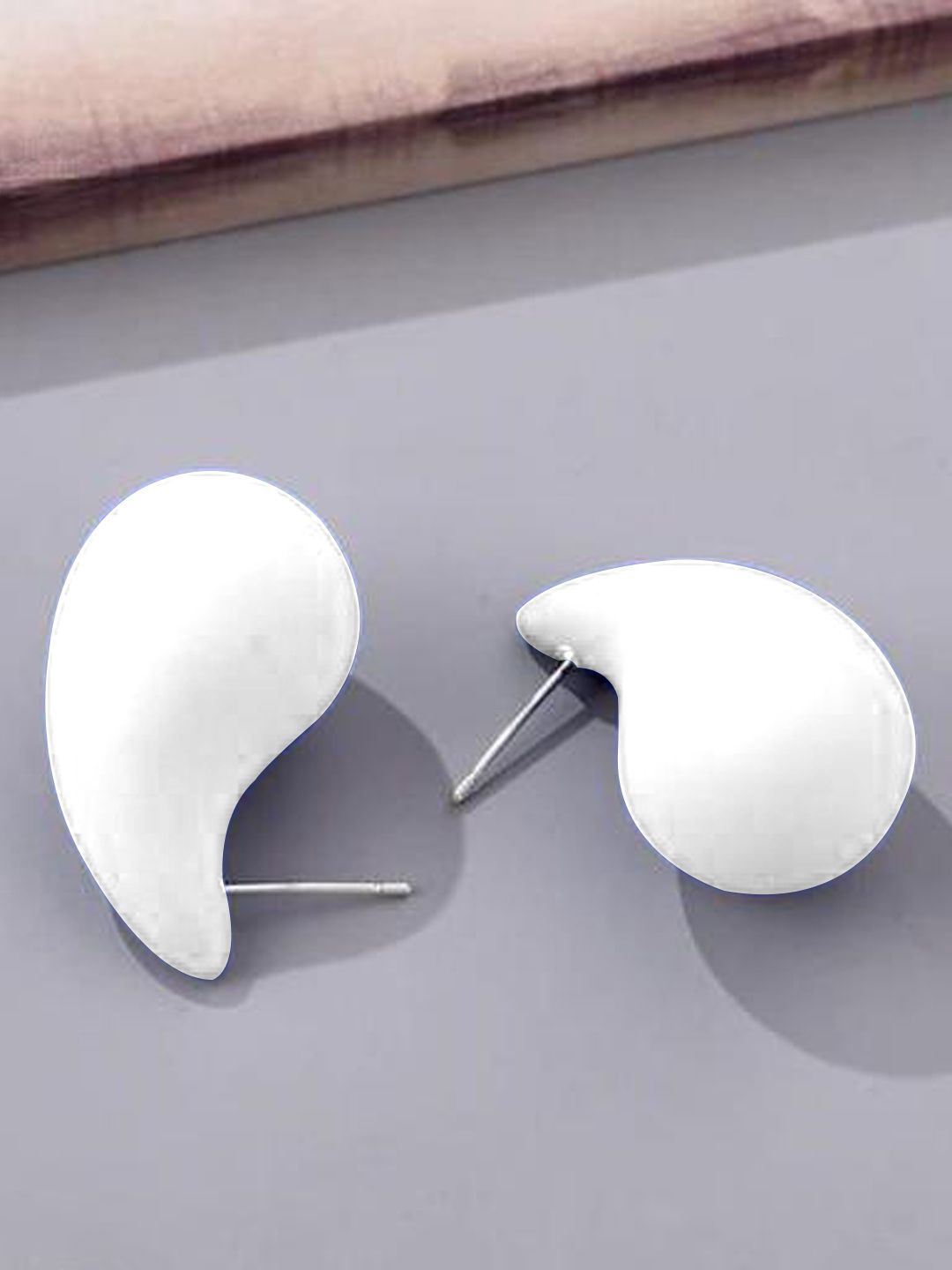 

VAGHBHATT Teardrop Shaped Drop Earrings, White