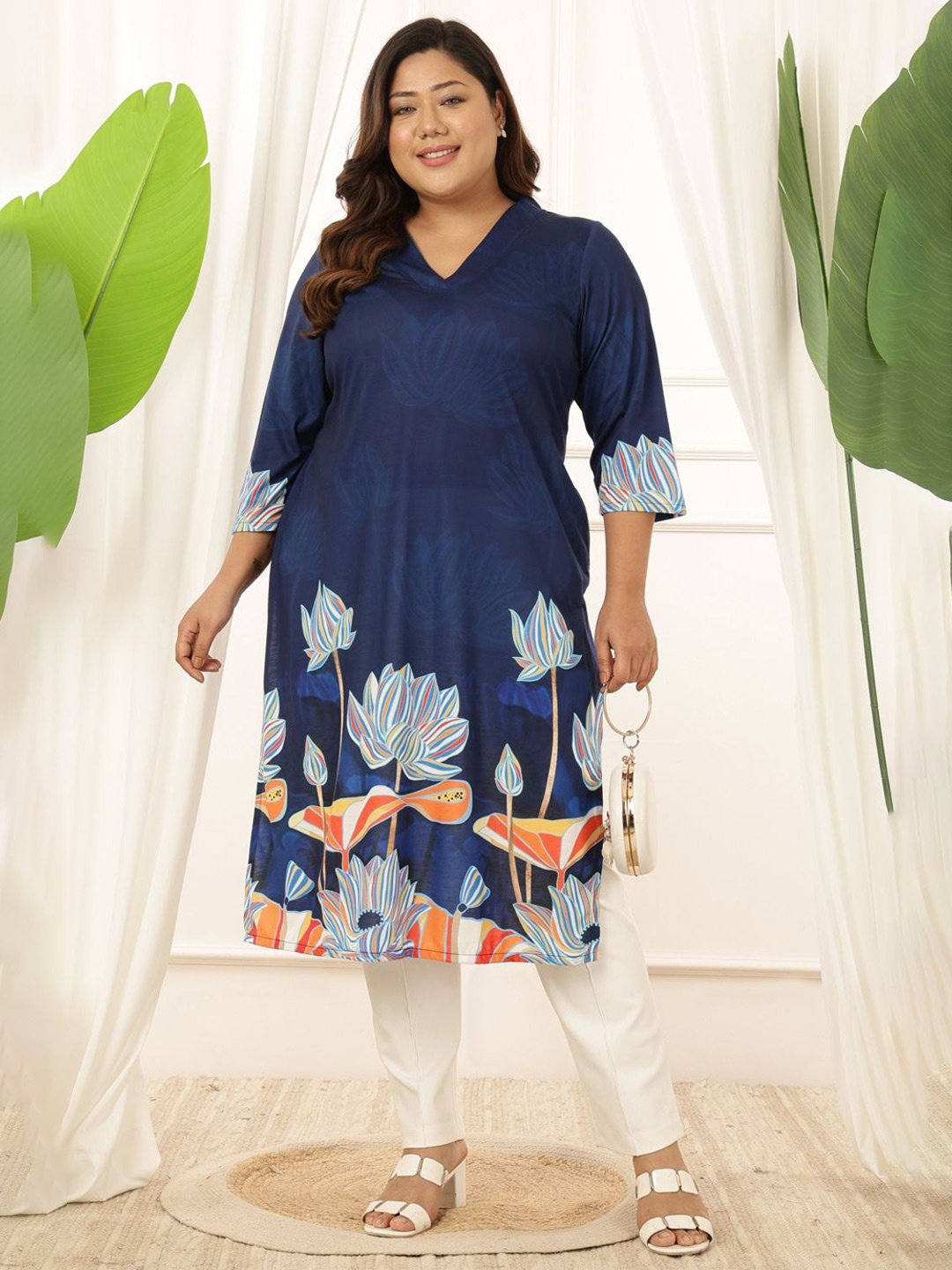 

Amydus Women Floral Printed Thread Work Anarkali Kurta, Blue