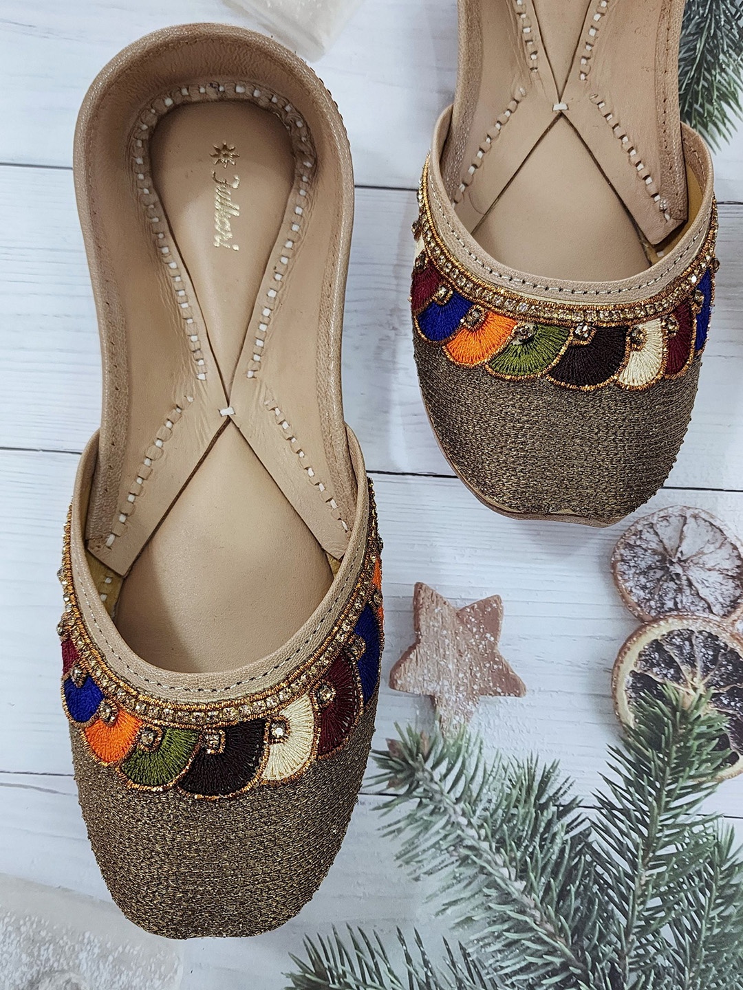 

Fulkari Women Embellished Ethnic Mojaris Flats, Copper