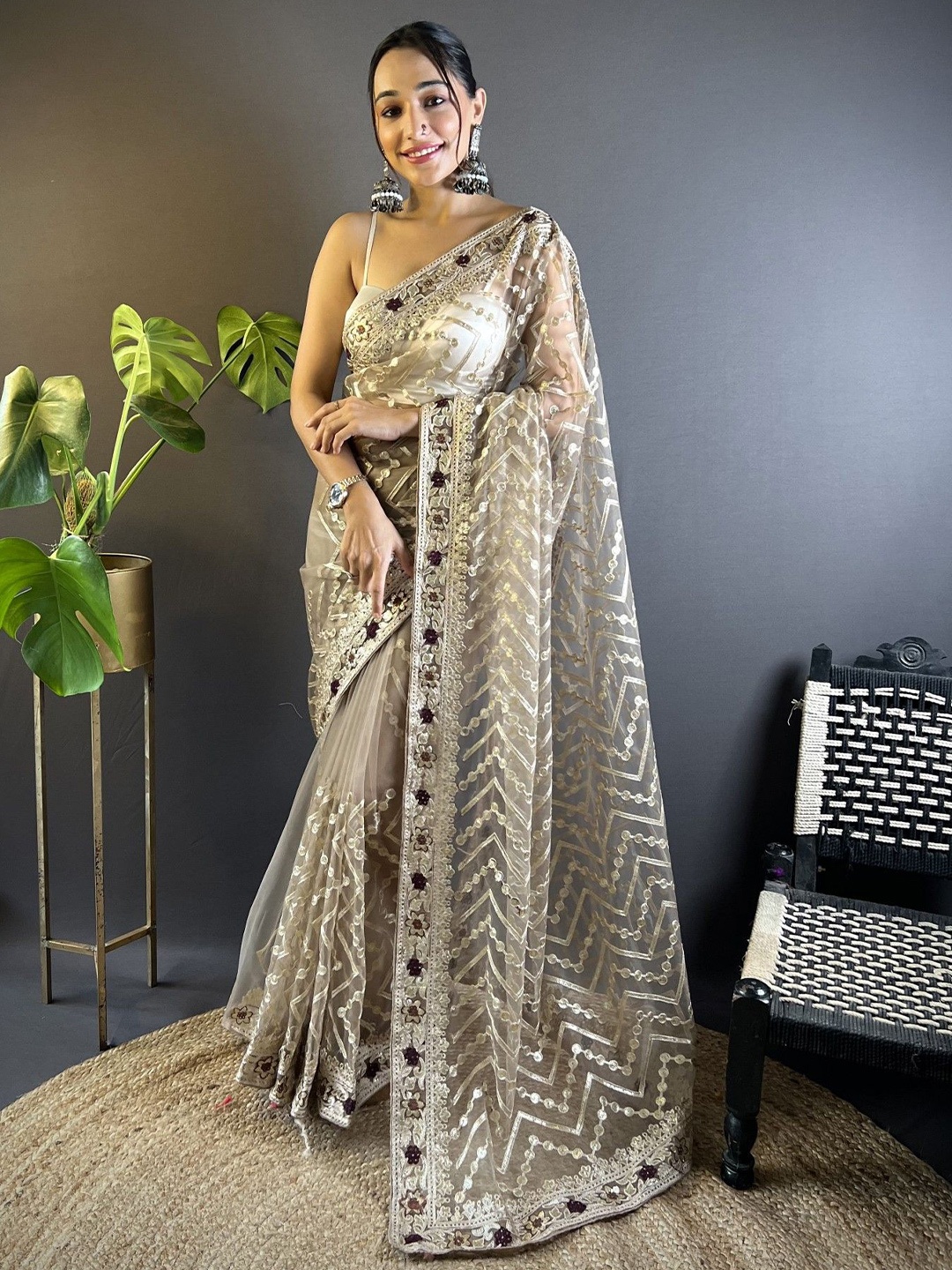 

Panzora Floral Embroidered Net Saree, Beige