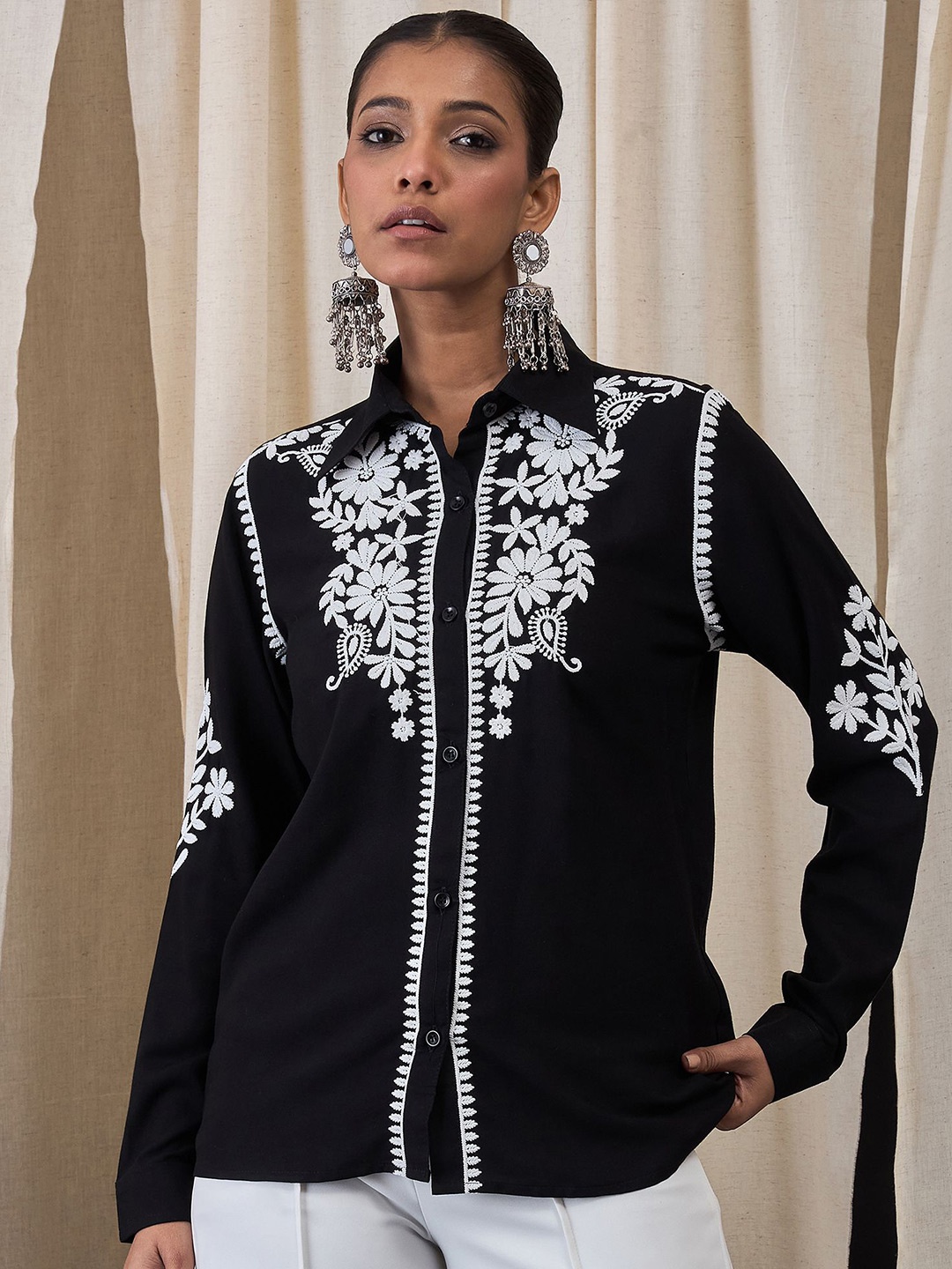 

Anouk Embroidered Shirt Collar Thread Work Thread Work Kurti, Black