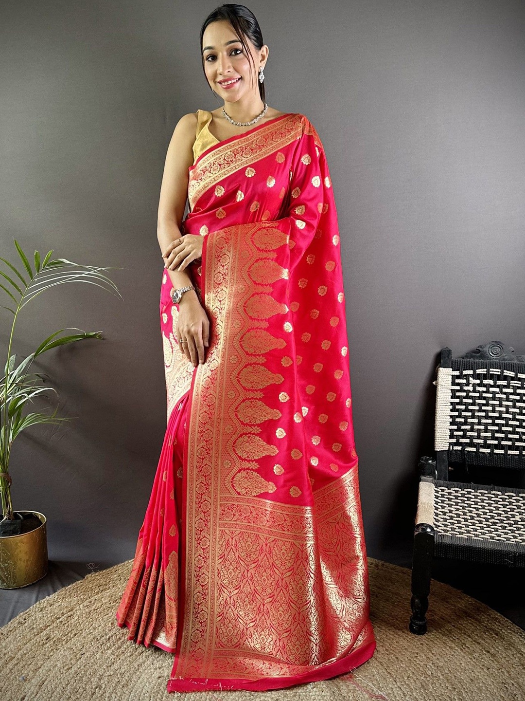 

Panzora Ethnic Motifs Zari Silk Blend Banarasi Saree, Pink