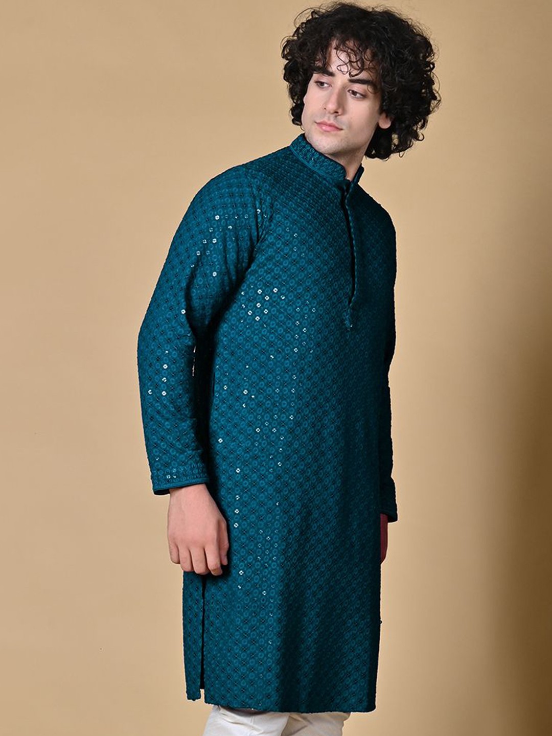 

MAAHI FABS Men Ethnic Motifs Embroidered Chikankari Kurta, Turquoise blue