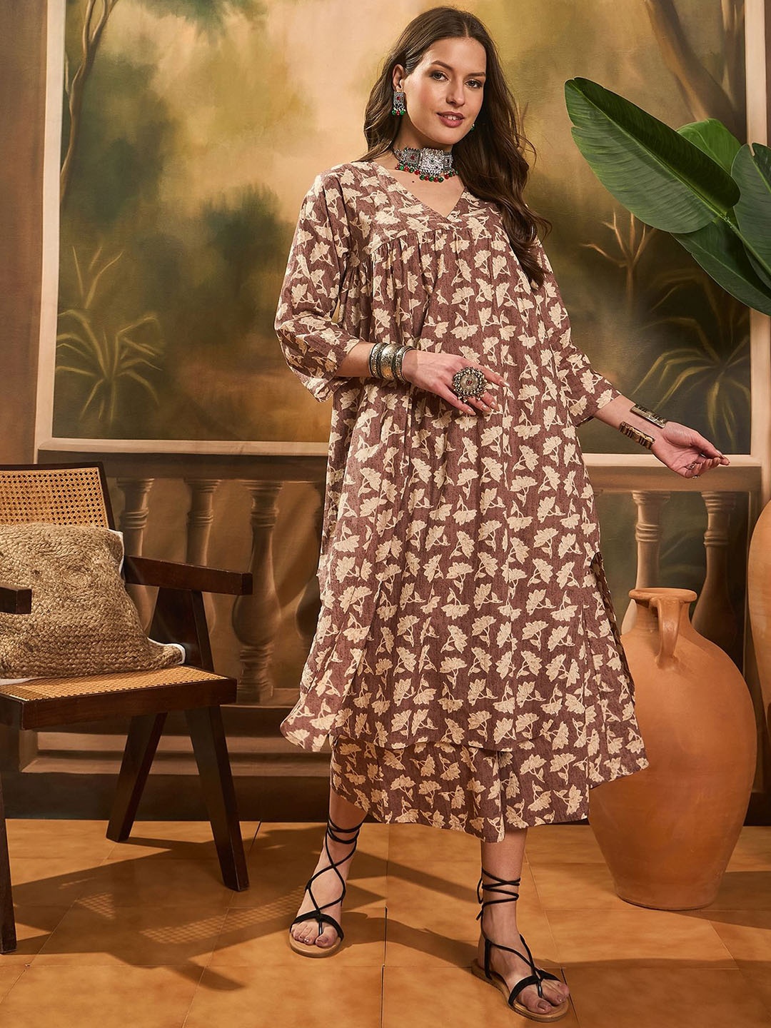 

InWeave Women Floral Printed Regular Pure Cotton Kurta with Palazzos, Brown