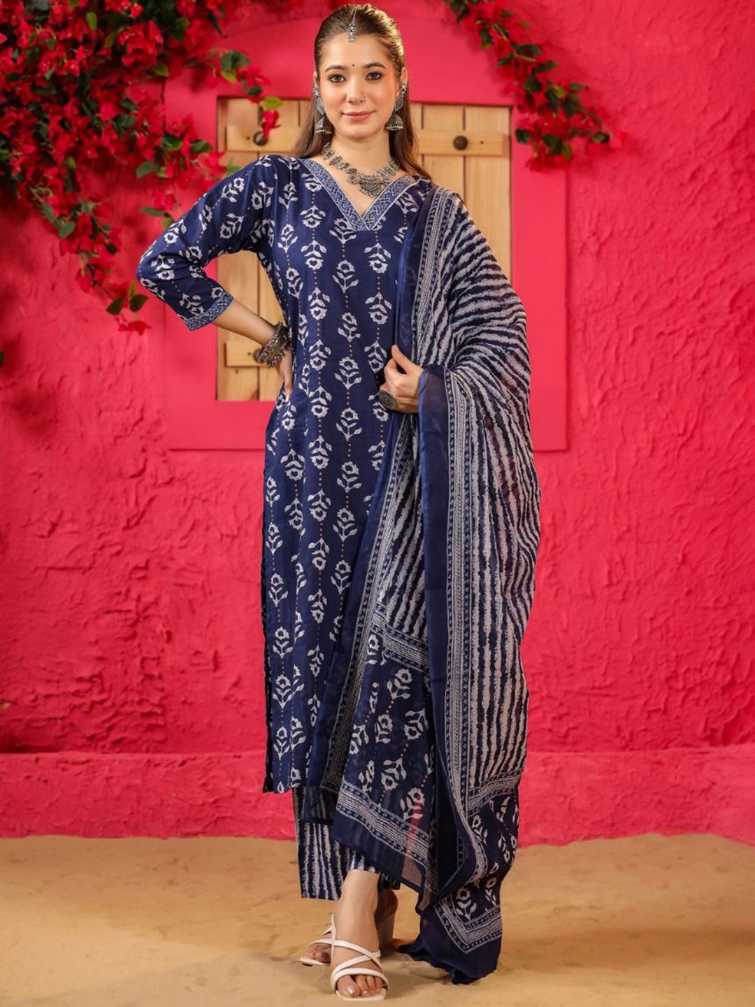 

BAESD Women Floral Printed Pleated Top with Trousers & With Dupatta, Blue