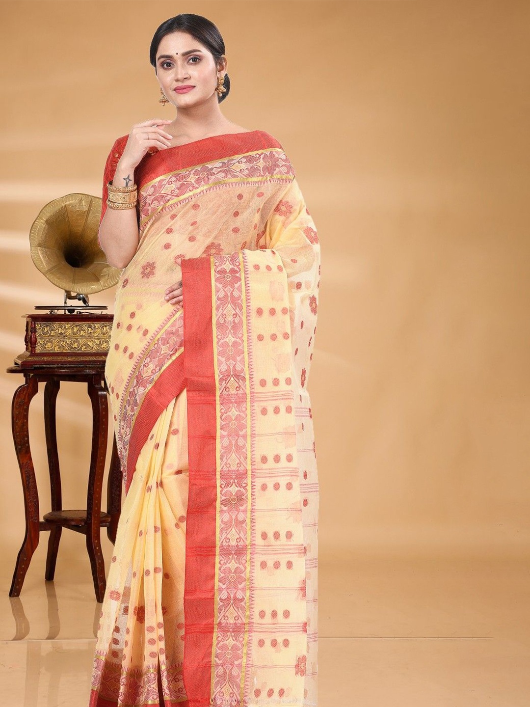 

SRILOK Woven Design Zari Pure Cotton Taant Saree, Cream