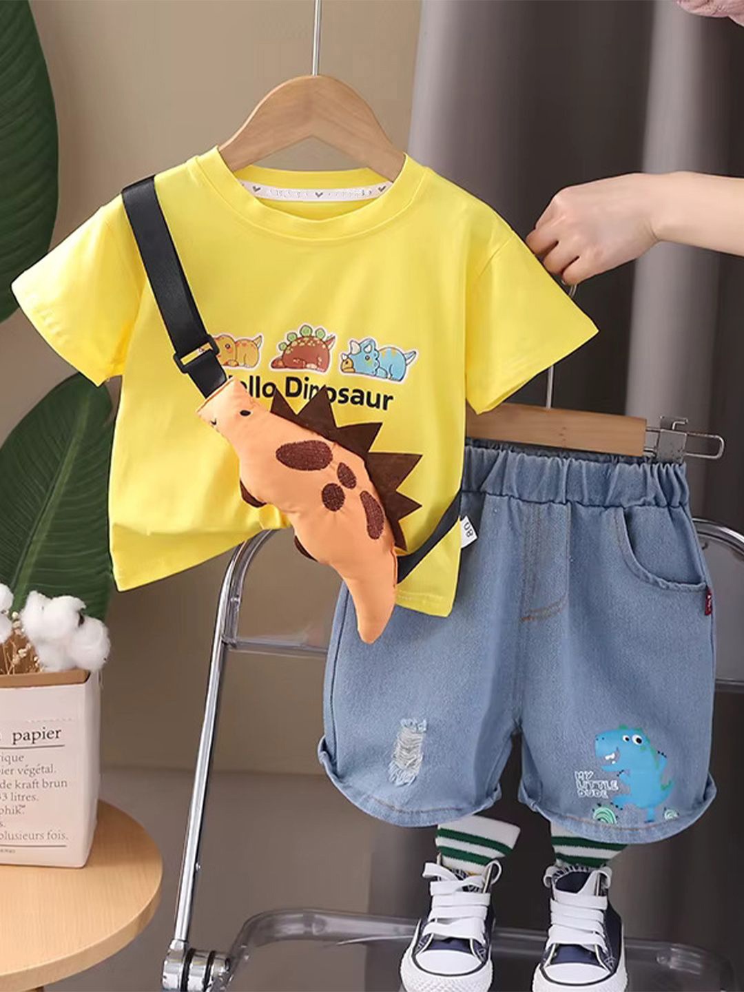 

Bold N Elegant Unisex Kids Printed T-shirt with Shorts, Yellow