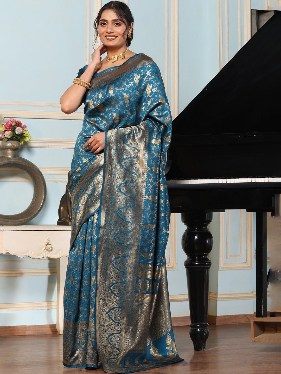 

ORUS Embellished Silk Blend Kanjeevaram Saree, Teal