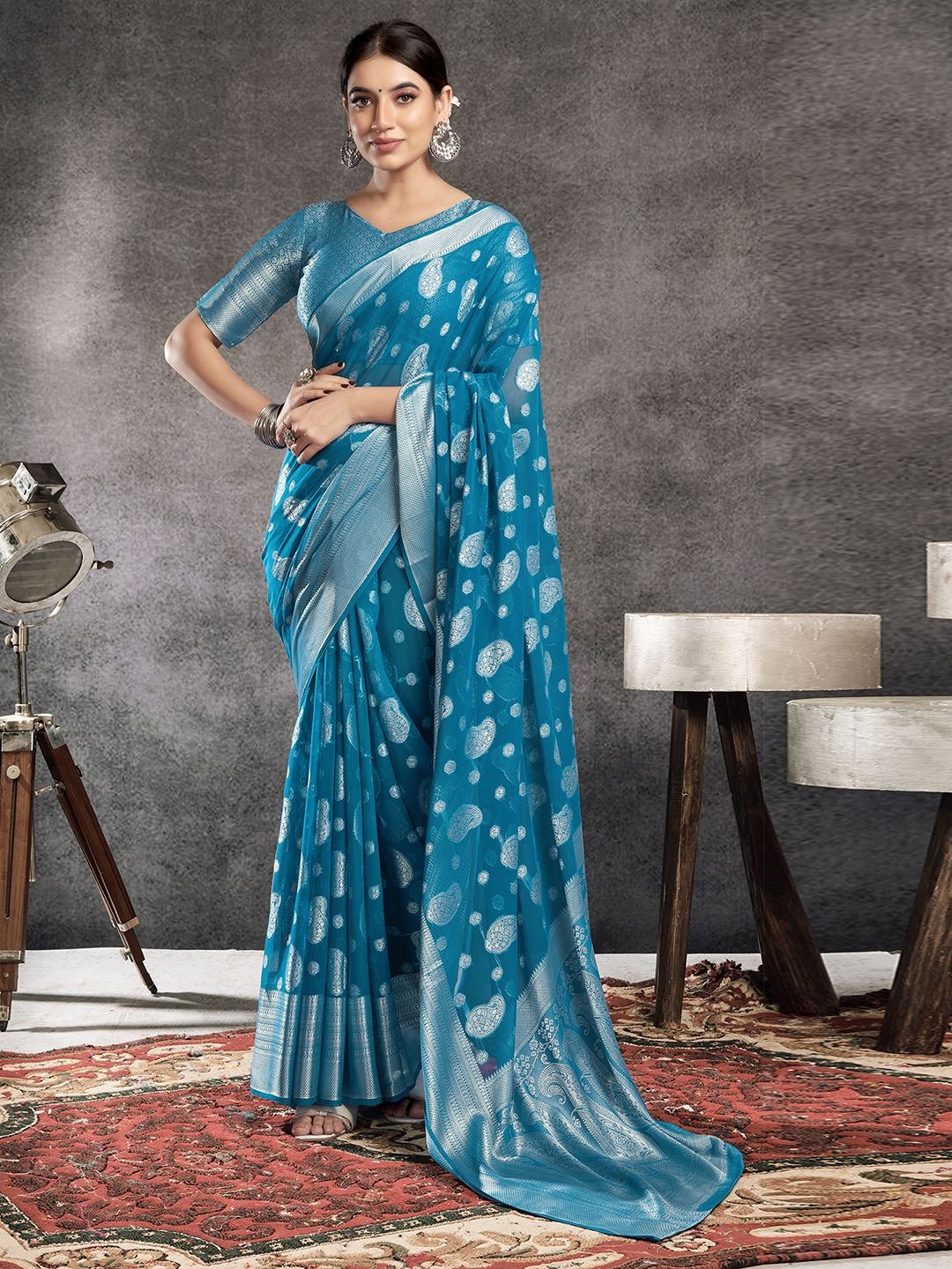 

DIVASTRI Woven Design Zari Pure Georgette Saree, Blue