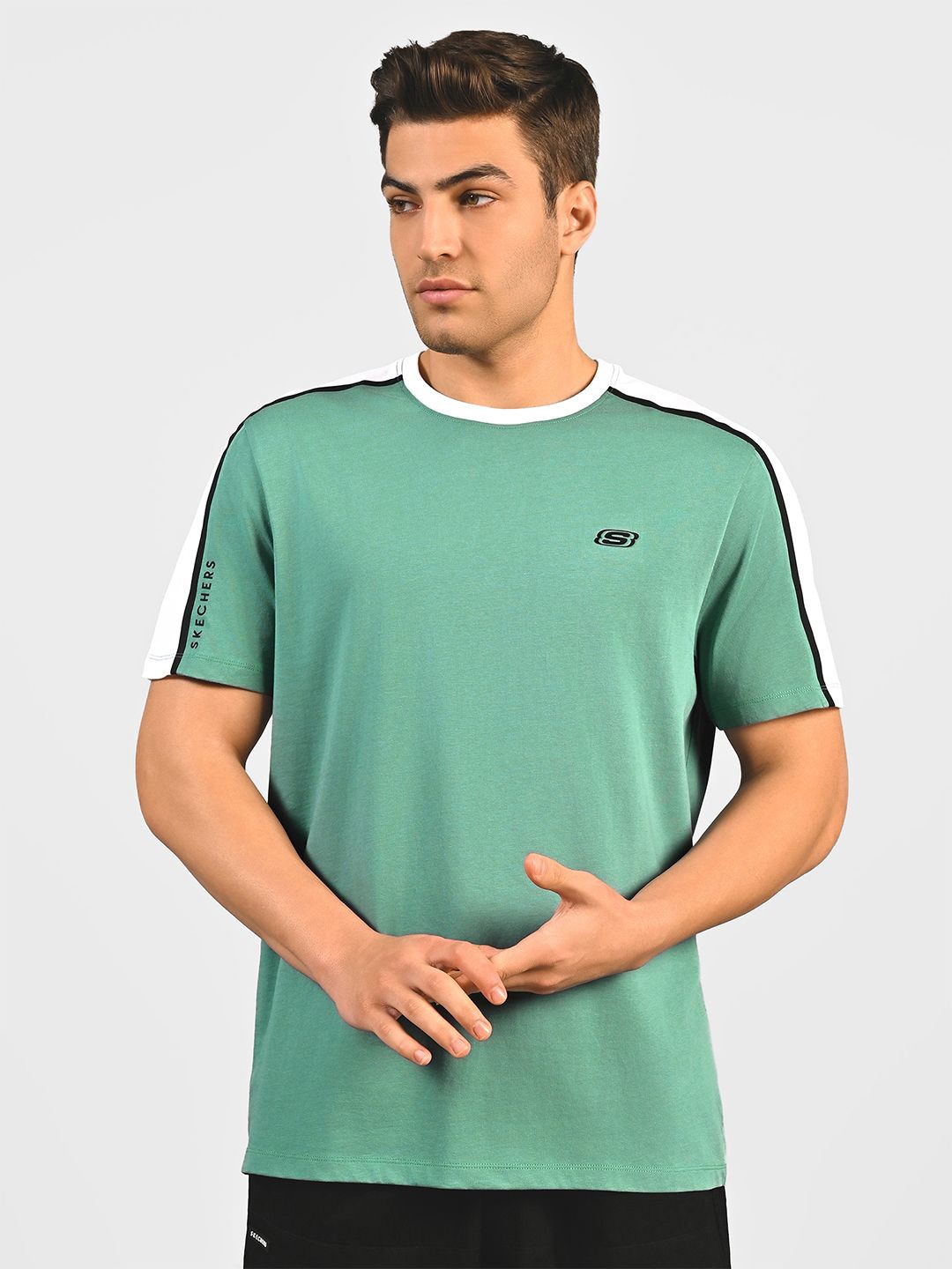 

Skechers Men Contrast Shoulder Panel Cotton T-Shirts, Green