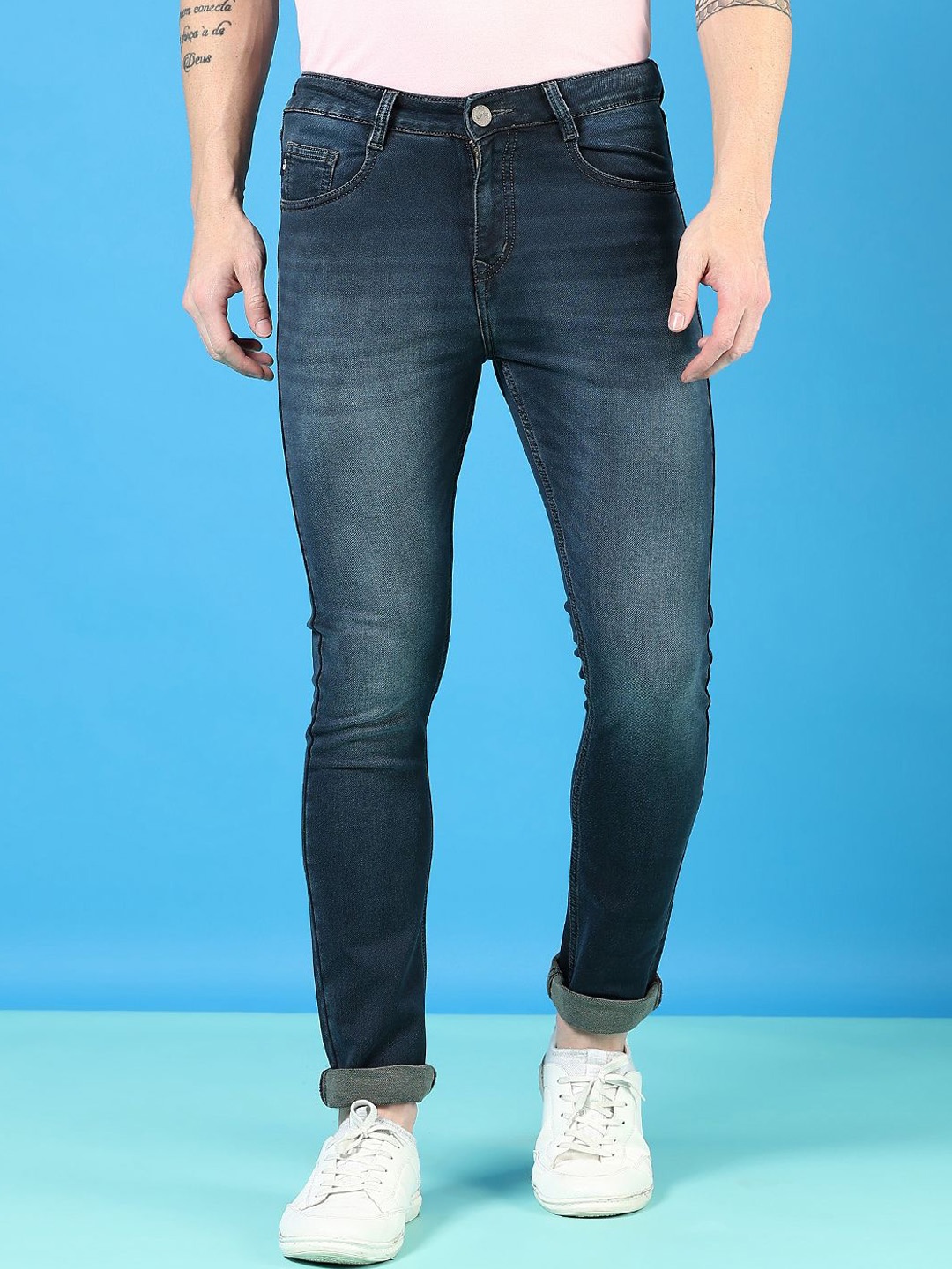 

V-Mart Men Light Fade Jeans, Blue
