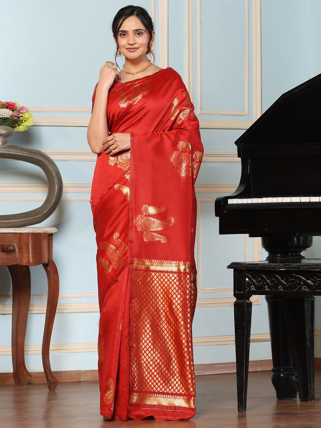 

Nimidiya Woven Design Zari Silk Blend Kanjeevaram Saree, Red