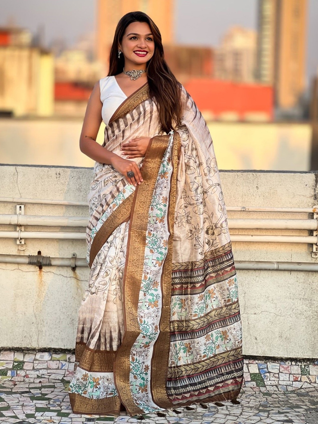 

Panzora Floral Zari Chanderi Saree, Brown