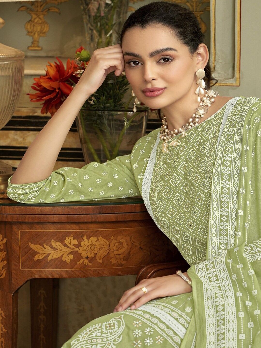 

DRAVINAM Trends Embroidered Pure Cotton Unstitched Dress Material, Green