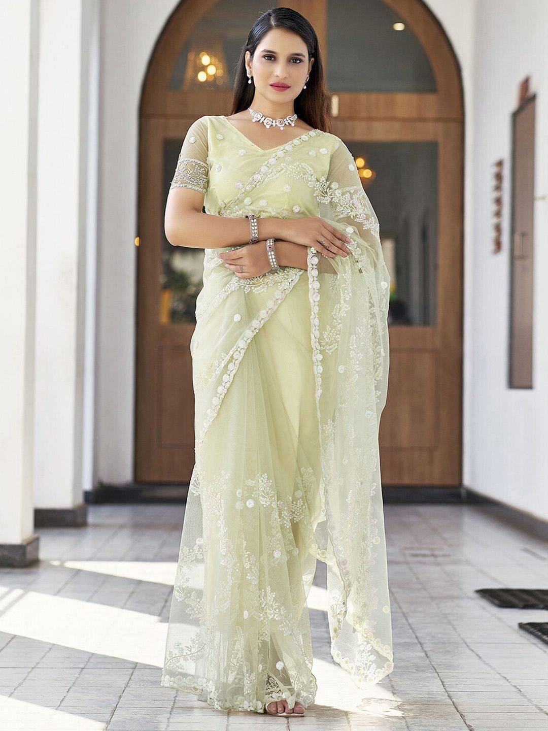 

DIVASTRI Embellished Sequinned Net Saree, Lime green