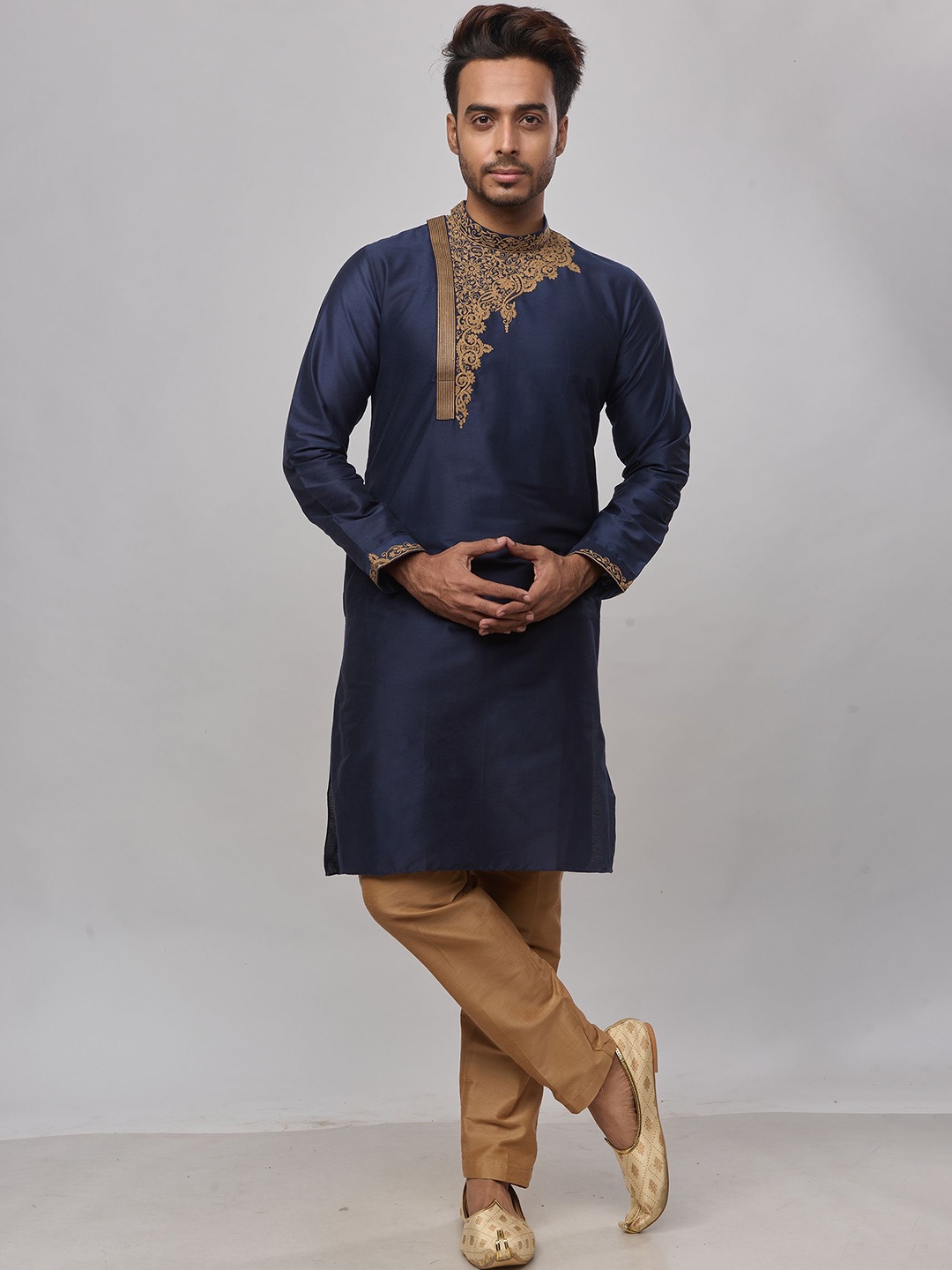 

KHAAS Men Ethnic Motifs Thread Work Kurta, Navy blue