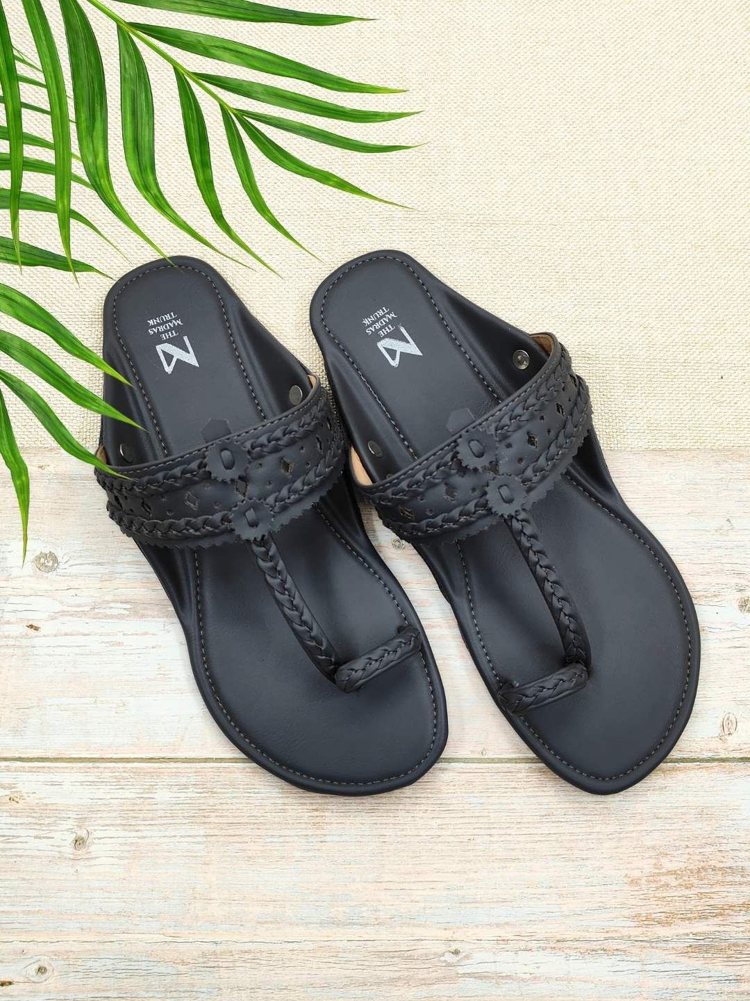 

THE MADRAS TRUNK Women Printed One Toe Flats with Laser Cuts, Black