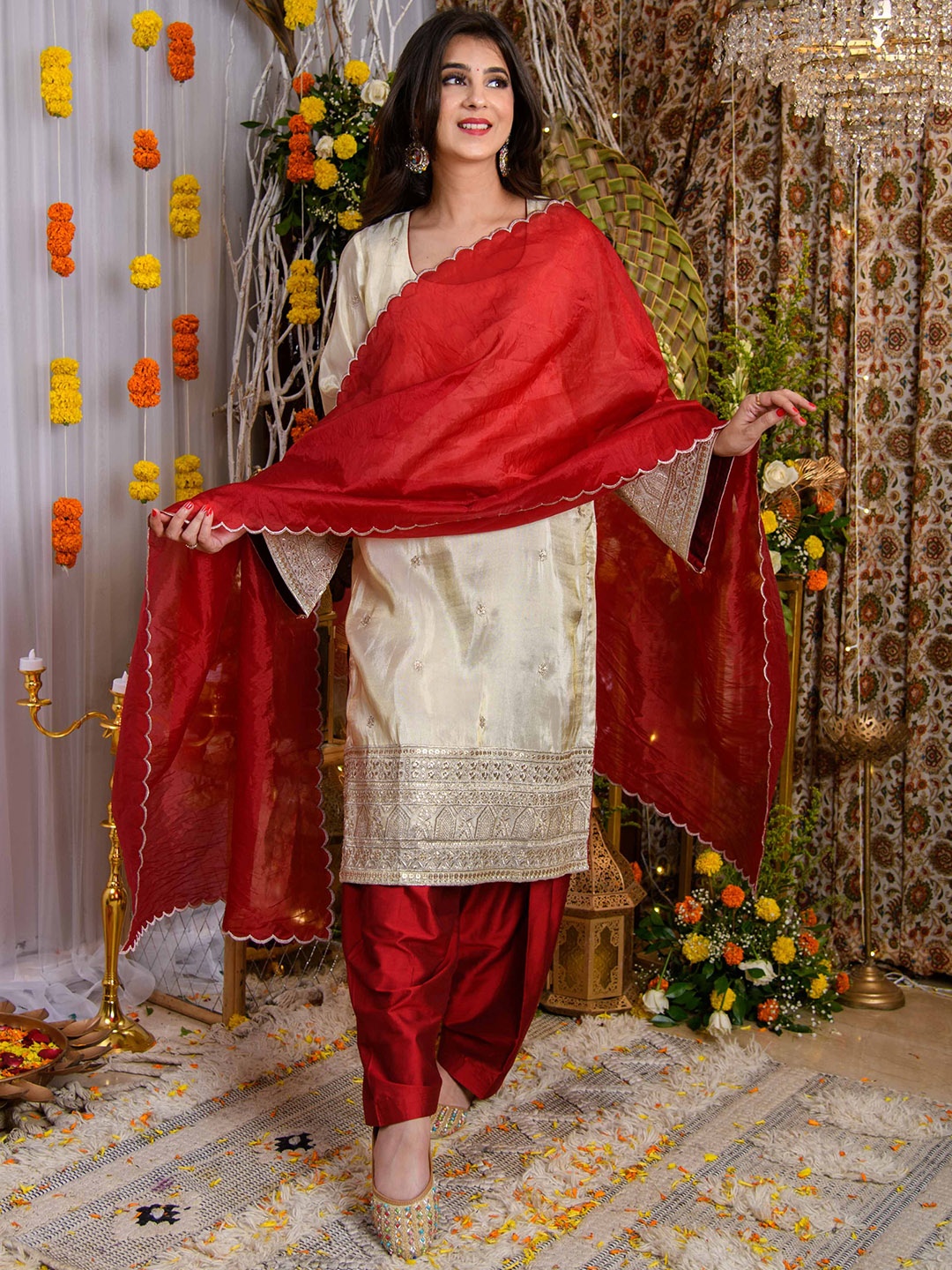 

Label Shaurya Sanadhya Women Floral Embroidered Regular Thread Work Kurta with Trousers & With Dupatta, Beige