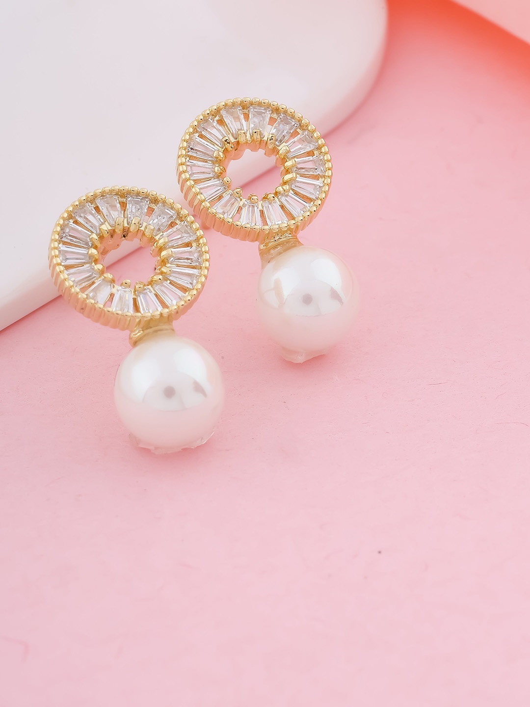 

DressBerry Contemporary Drop Earrings, Na