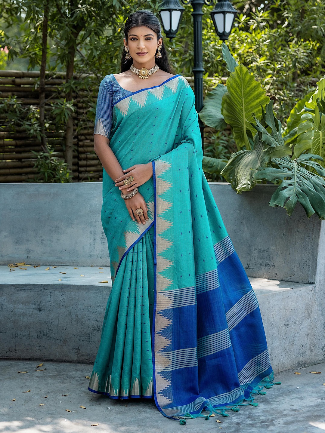

Divyadham Textiles Woven Design Zari Pure Silk Handloom Banarasi Saree, Turquoise blue
