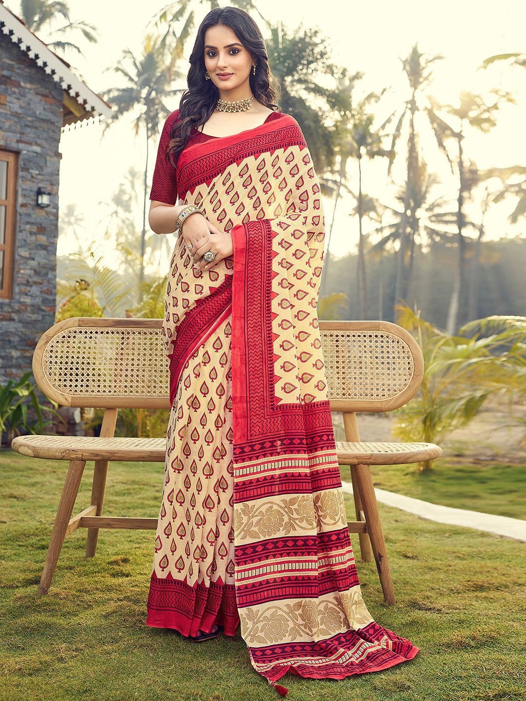 

DIVASTRI Ethnic Motifs Ready to Wear Ikat Saree, Yellow