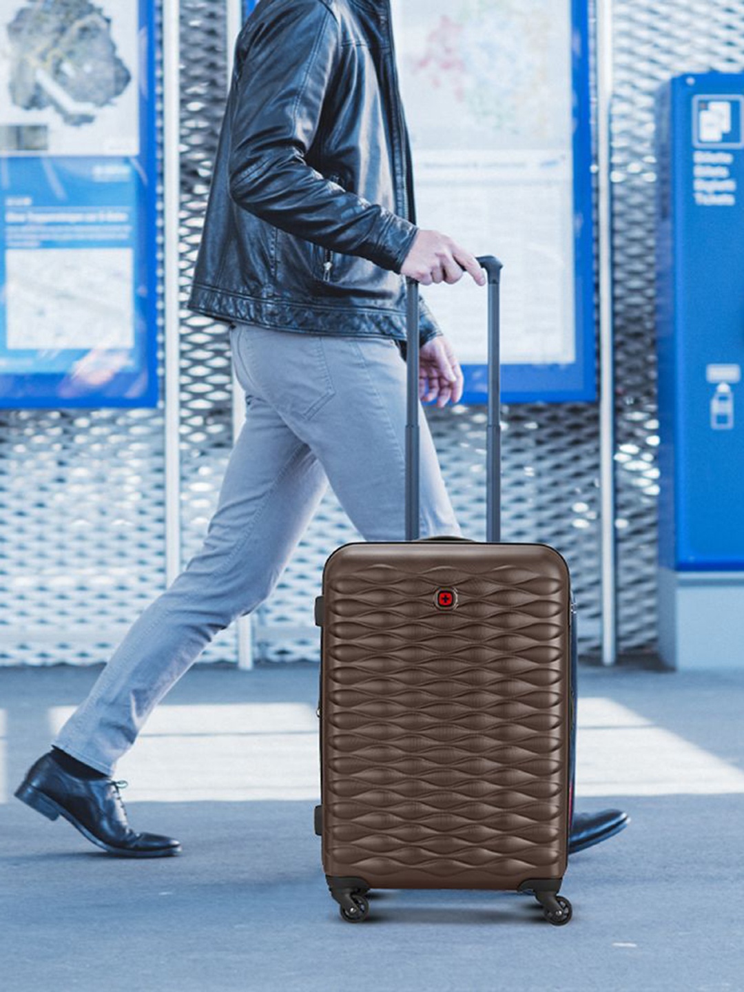 

Wenger In-Flight Textured Hard Sided Medium Trolly Bag, Brown