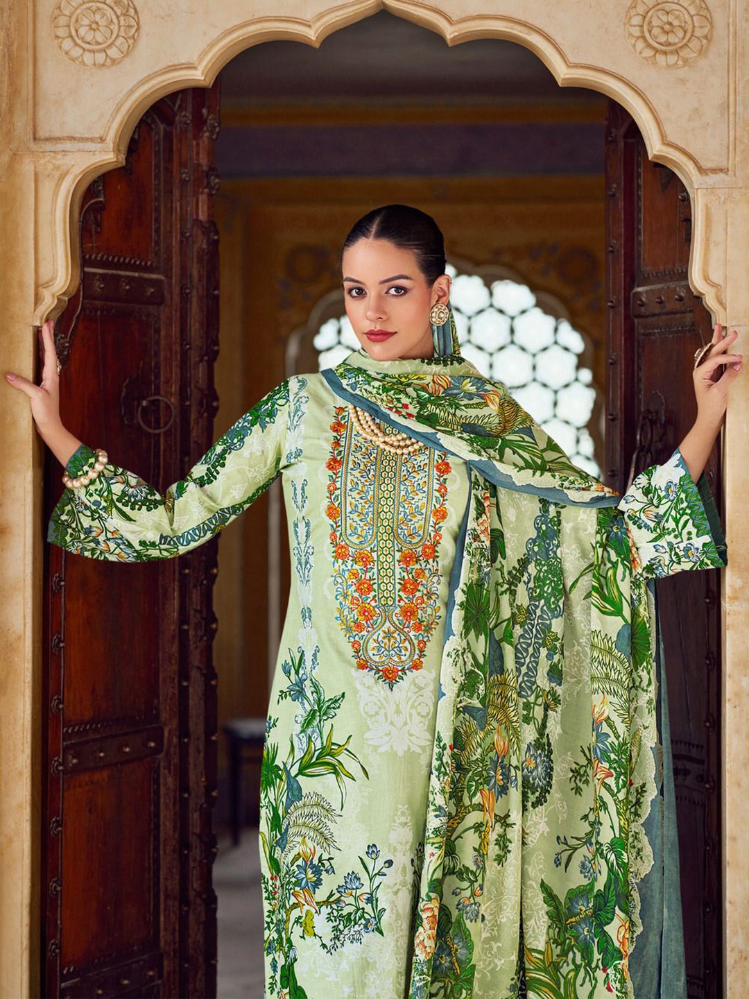 

DRAVINAM Trends Embroidered Pure Cotton Unstitched Dress Material, Green