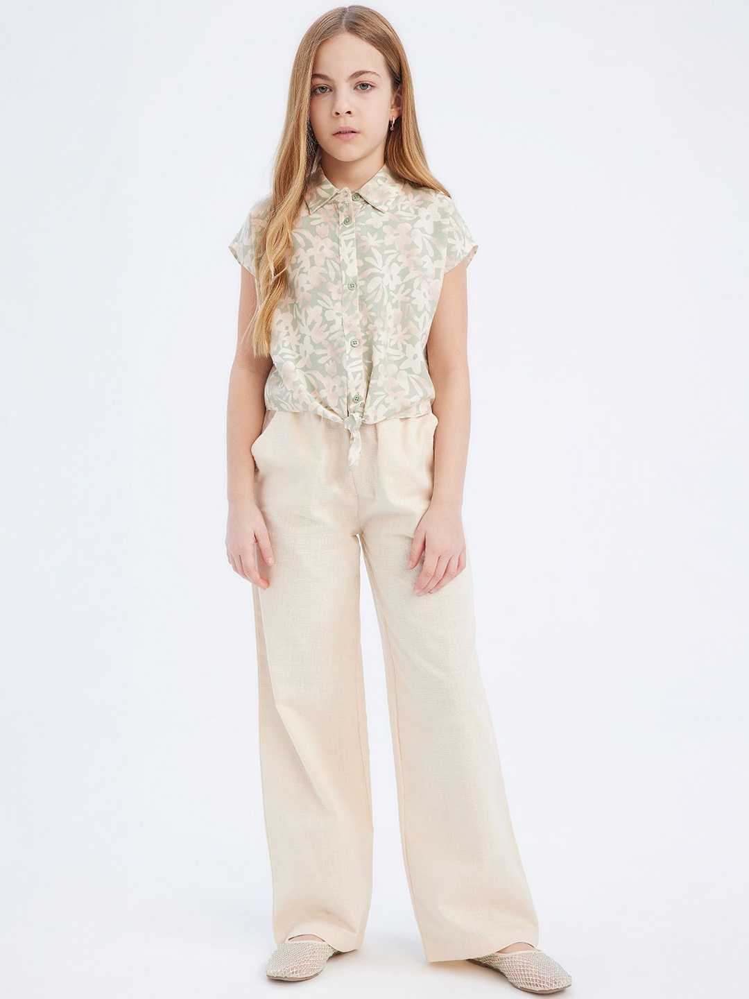 

DeFacto Girls Trousers, Na
