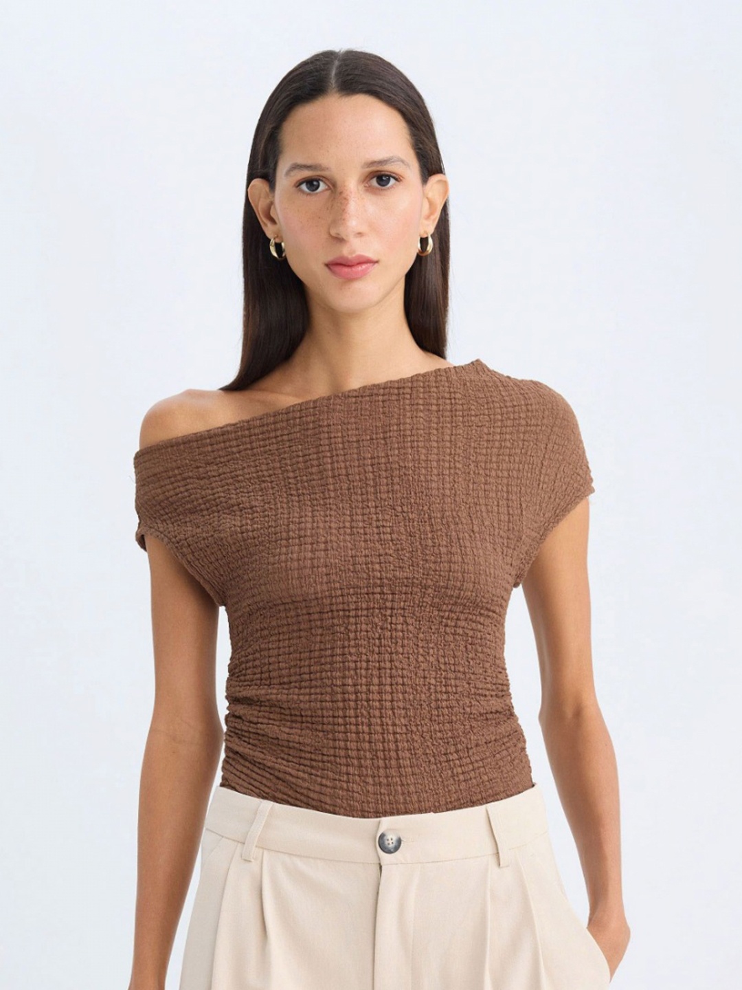 

DeFacto Women Extended Sleeves Cut Outs T-shirt, Na