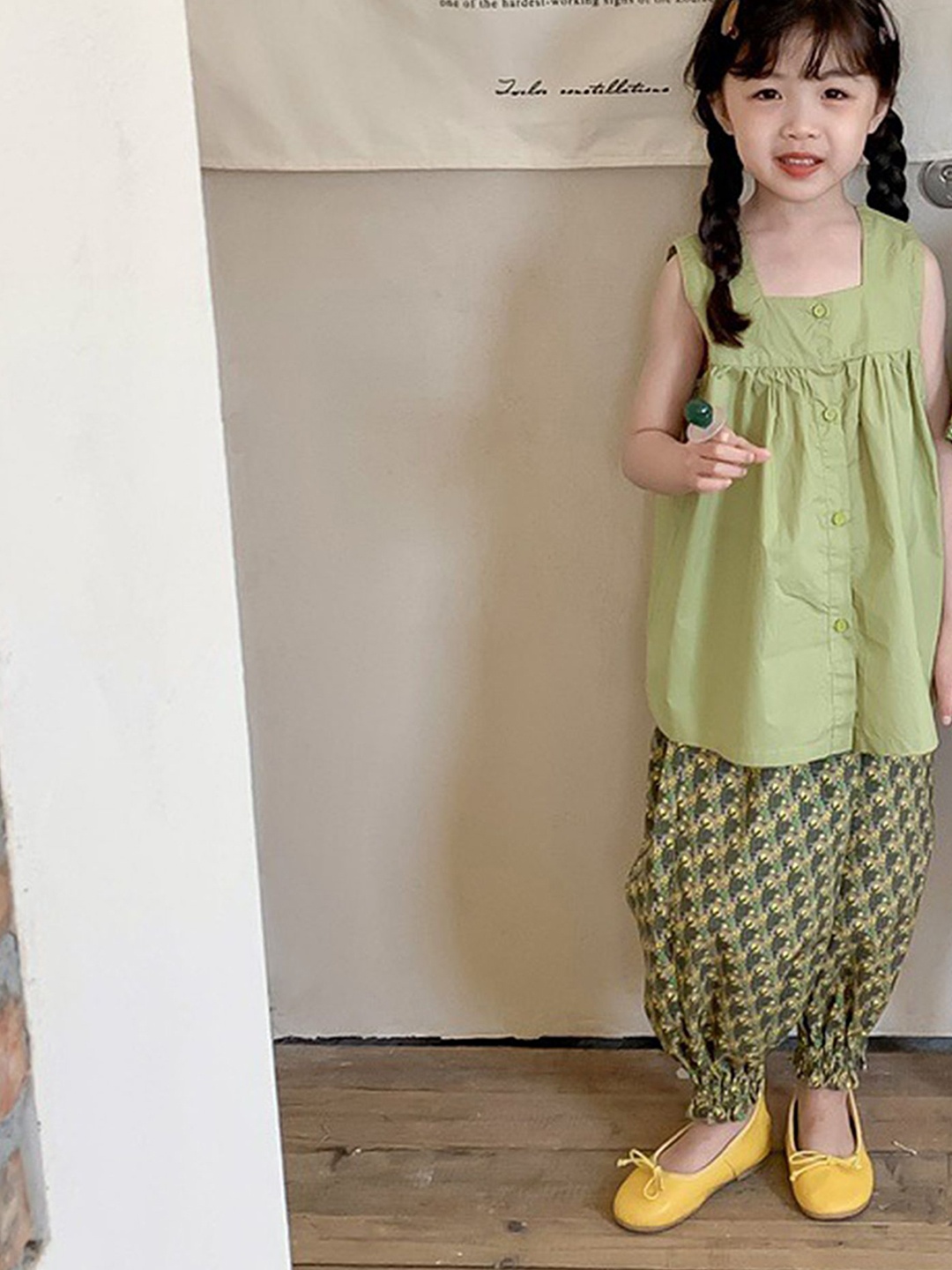 

LULU & SKY Girls Top with Trousers, Green