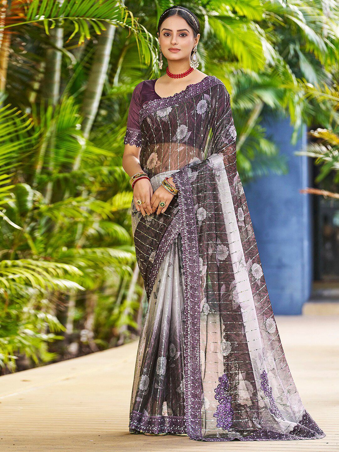 

DIVASTRI Floral Embroidered Saree, Purple