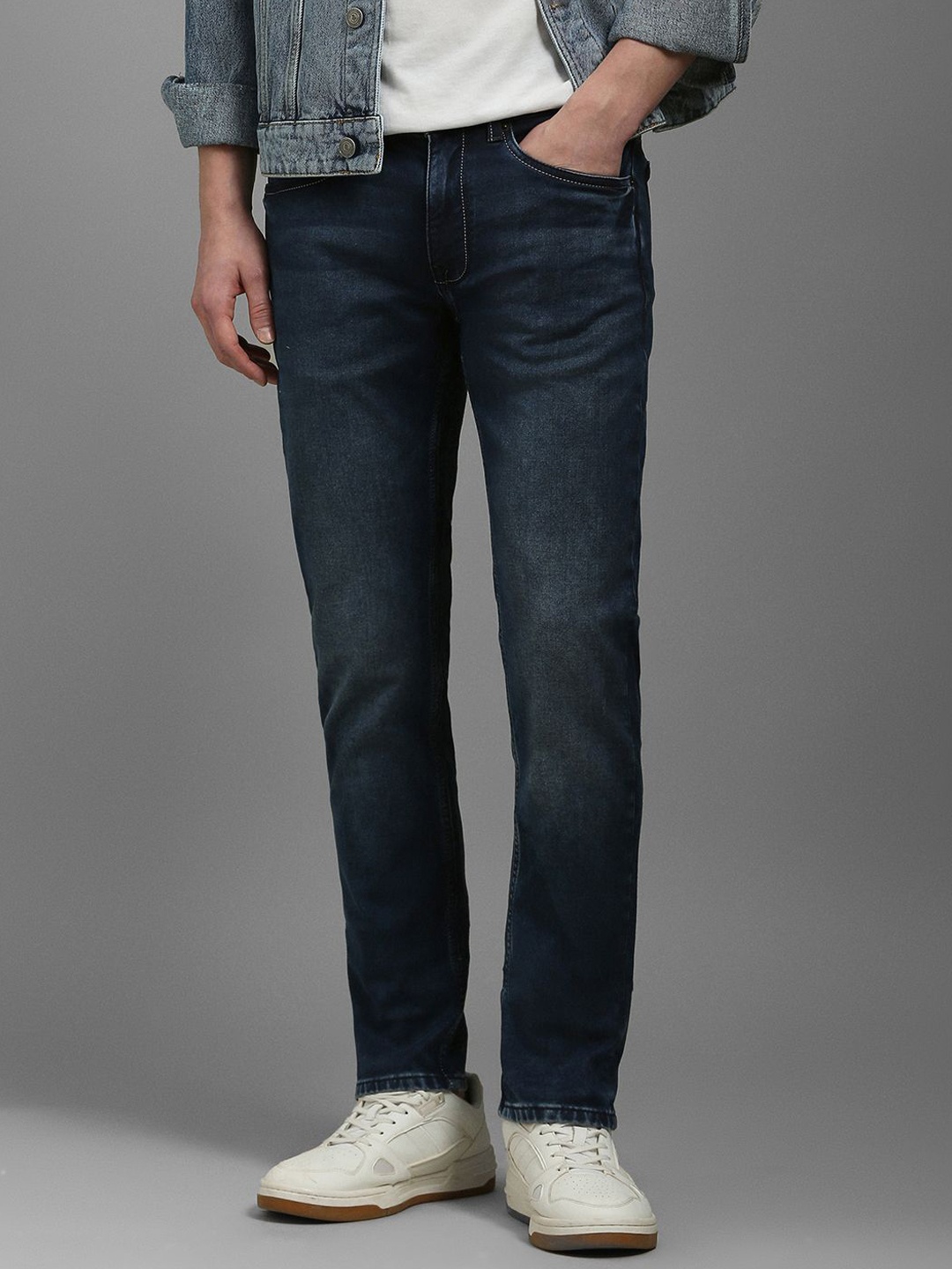 

Louis Philippe Jeans Men Slim Fit Slash Knee Light Fade Jeans, Navy blue