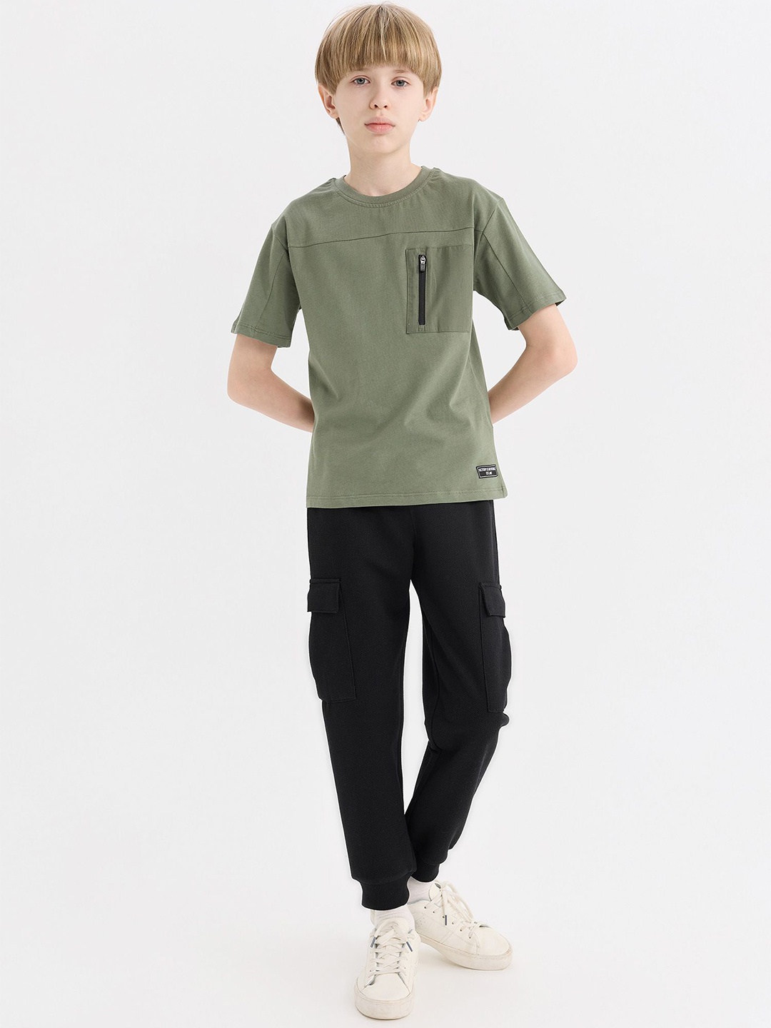 

DeFacto Boys T-shirt, Green