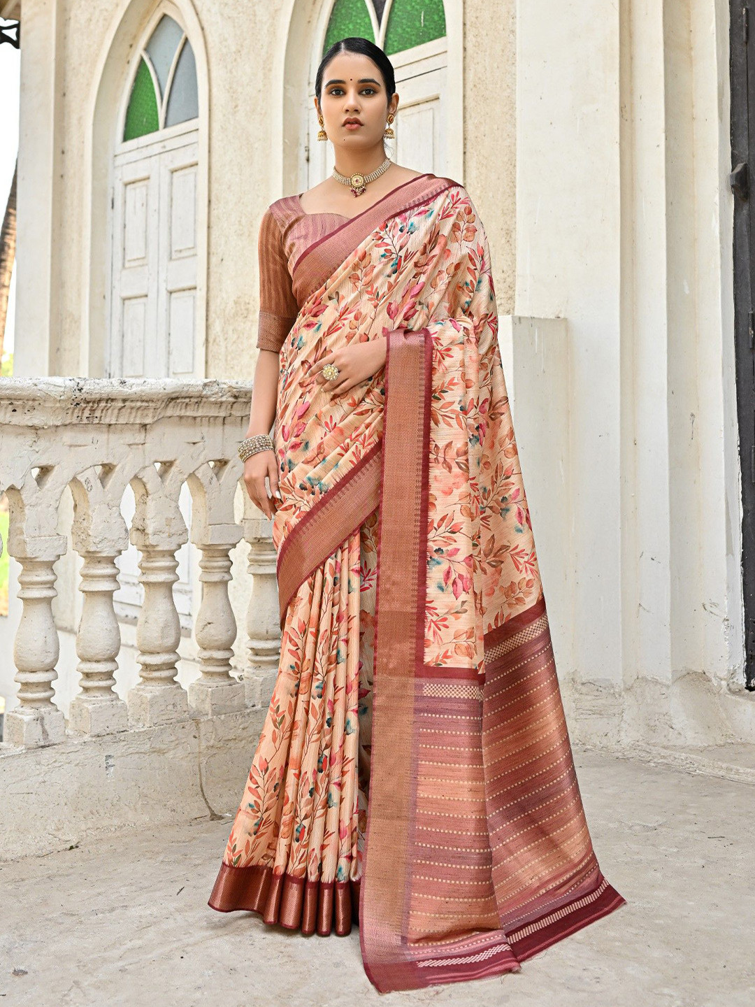 

Divyadham Textiles Floral Zari Pure Silk Saree, Coffee brown