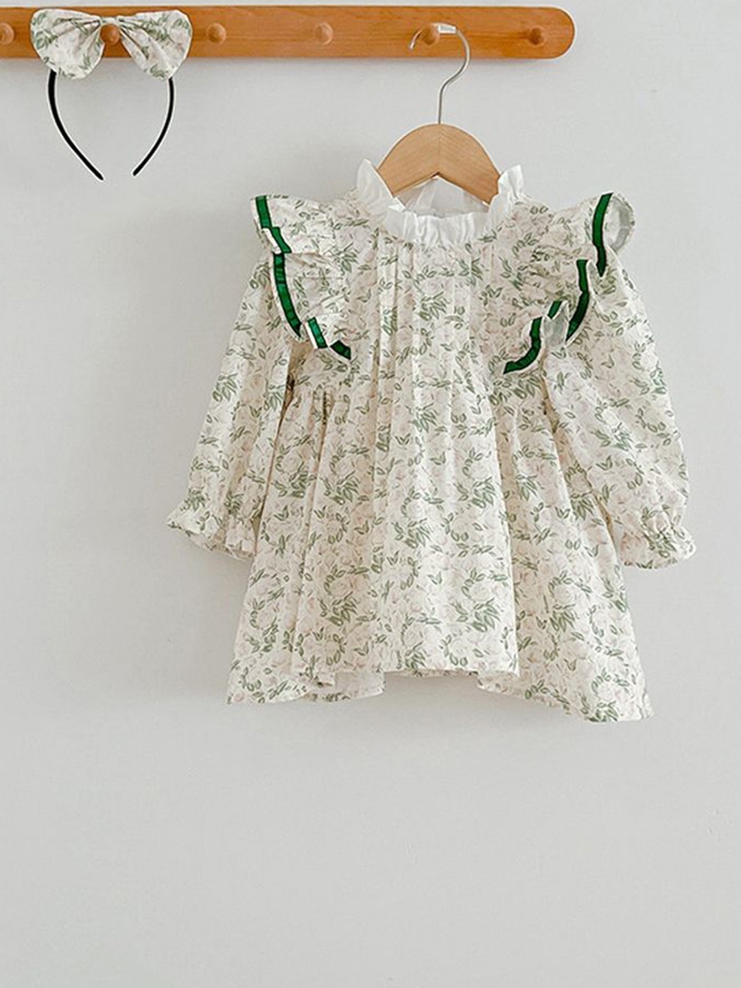 

LULU & SKY Floral Print Flutter Sleeve Fit & Flare Dress, Green