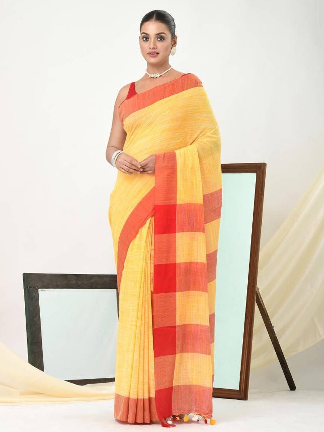 

VIBHAVARI Pure Cotton Saree, Yellow