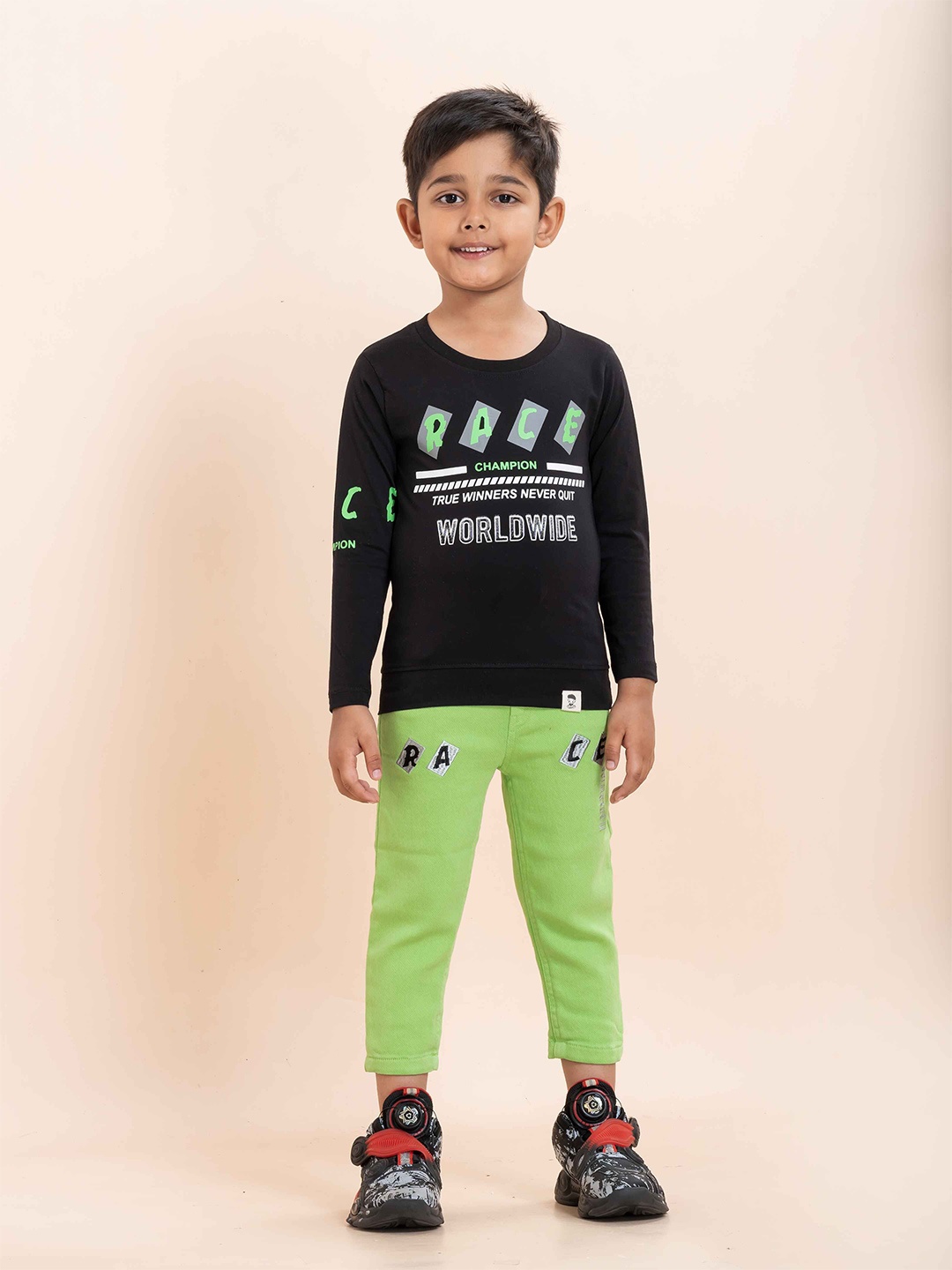

YK X JUST KiDDiNG Boys Printed T-shirt with Trousers, Black