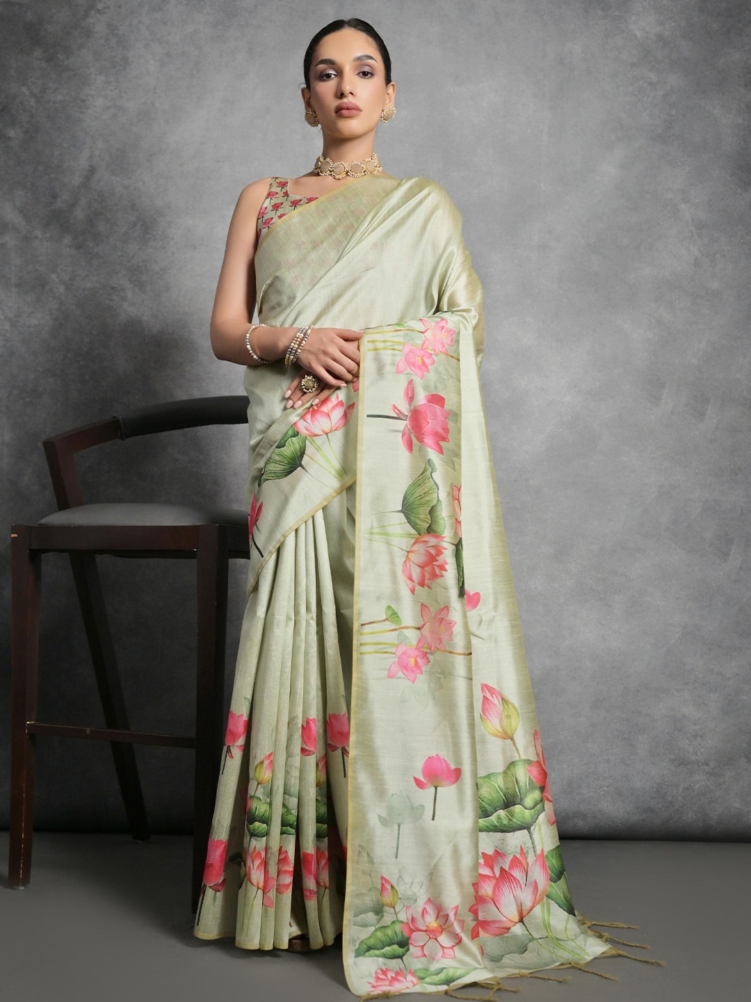 

Divyadham Textiles Floral Pure Silk Saree, Green