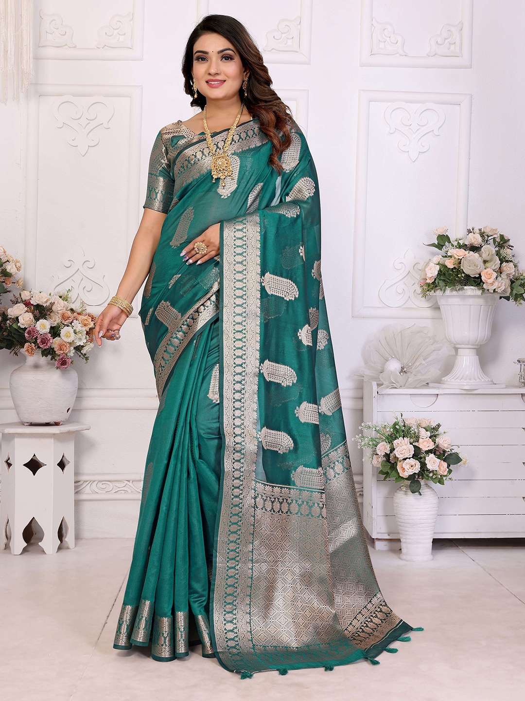 

HEER FASHION Woven Design Zari Organza Banarasi Saree, Green