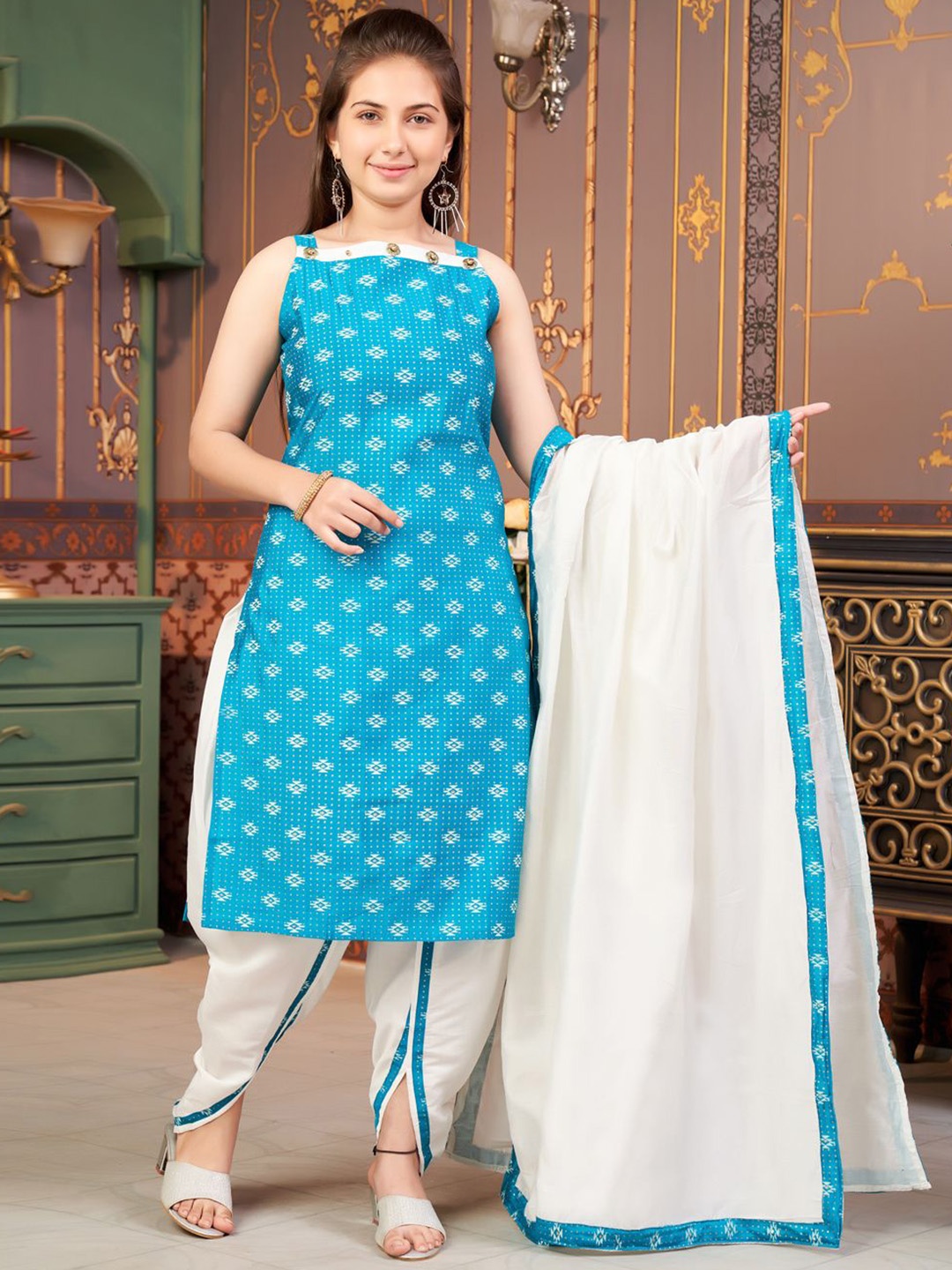 

Aarika Girls Printed Regular Pure Silk Kurta with Dhoti Pants & With Dupatta, Sea green
